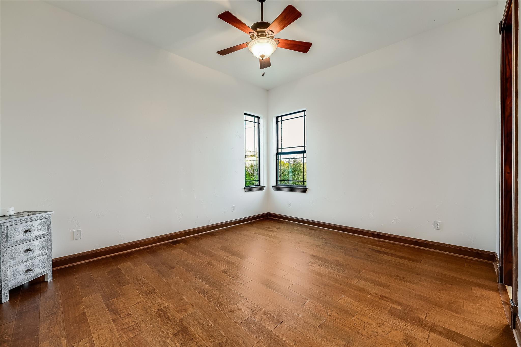 17005 Northlake Hills Dr Property Photo 26