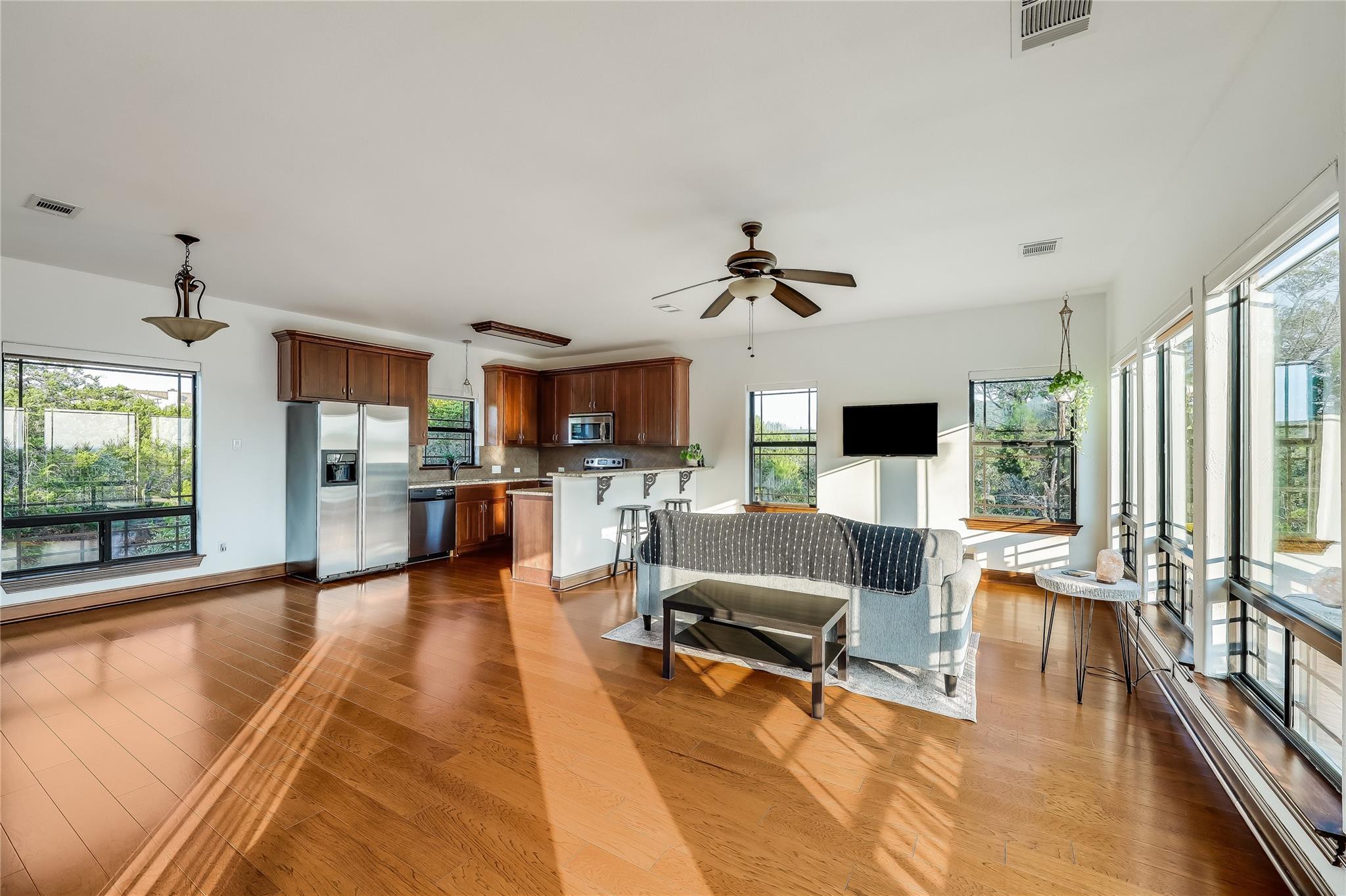 17005 Northlake Hills Dr Property Photo 27