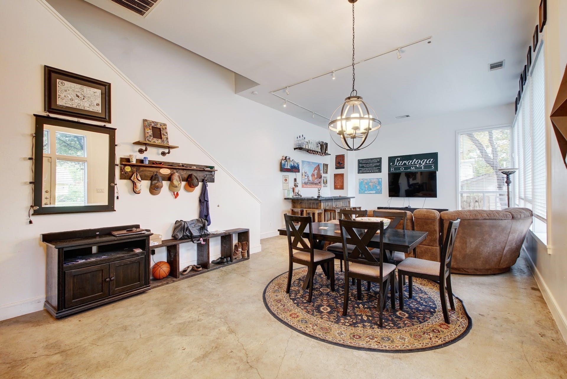 616 W 35th St #b Property Photo 7