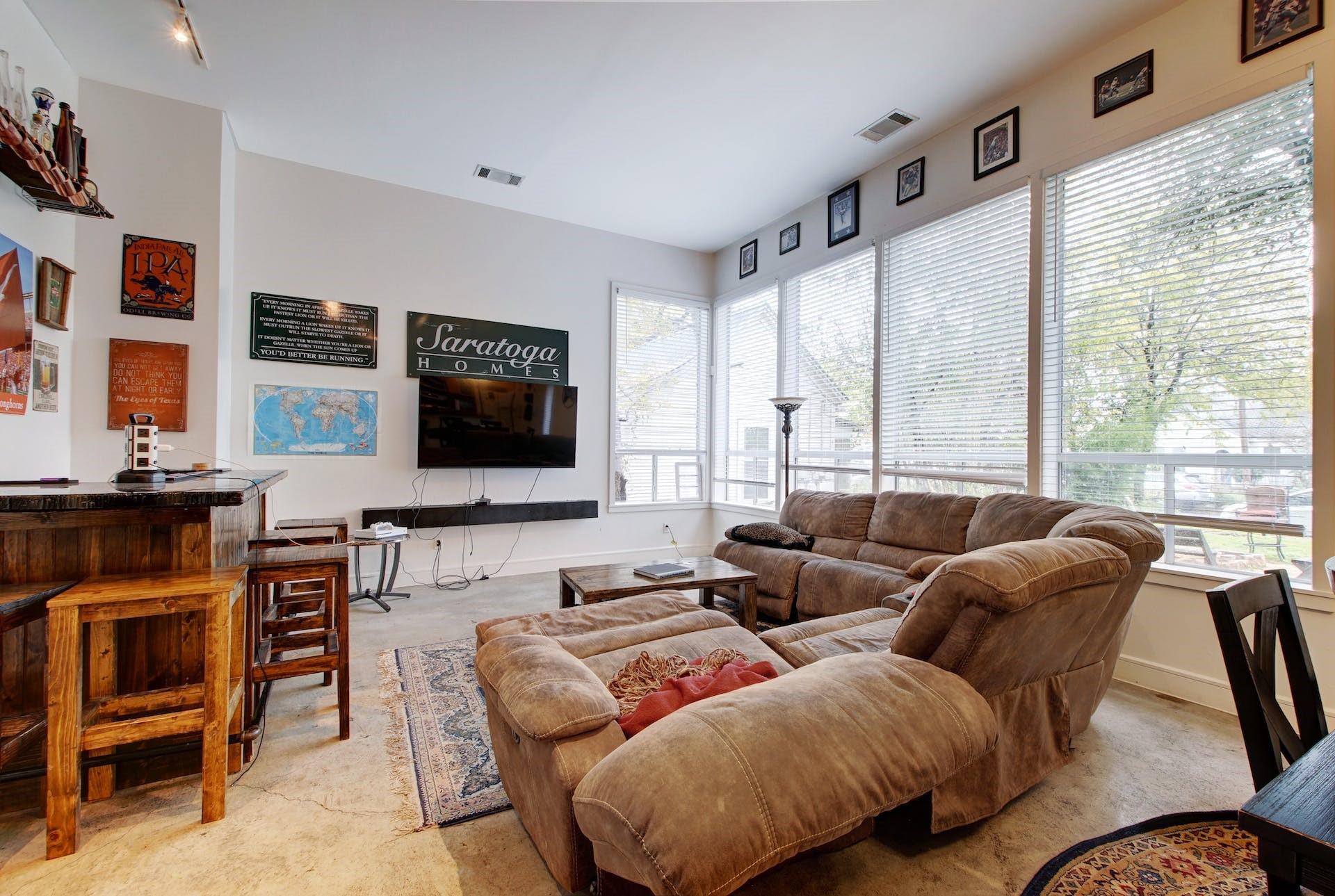 616 W 35th St #b Property Photo 9