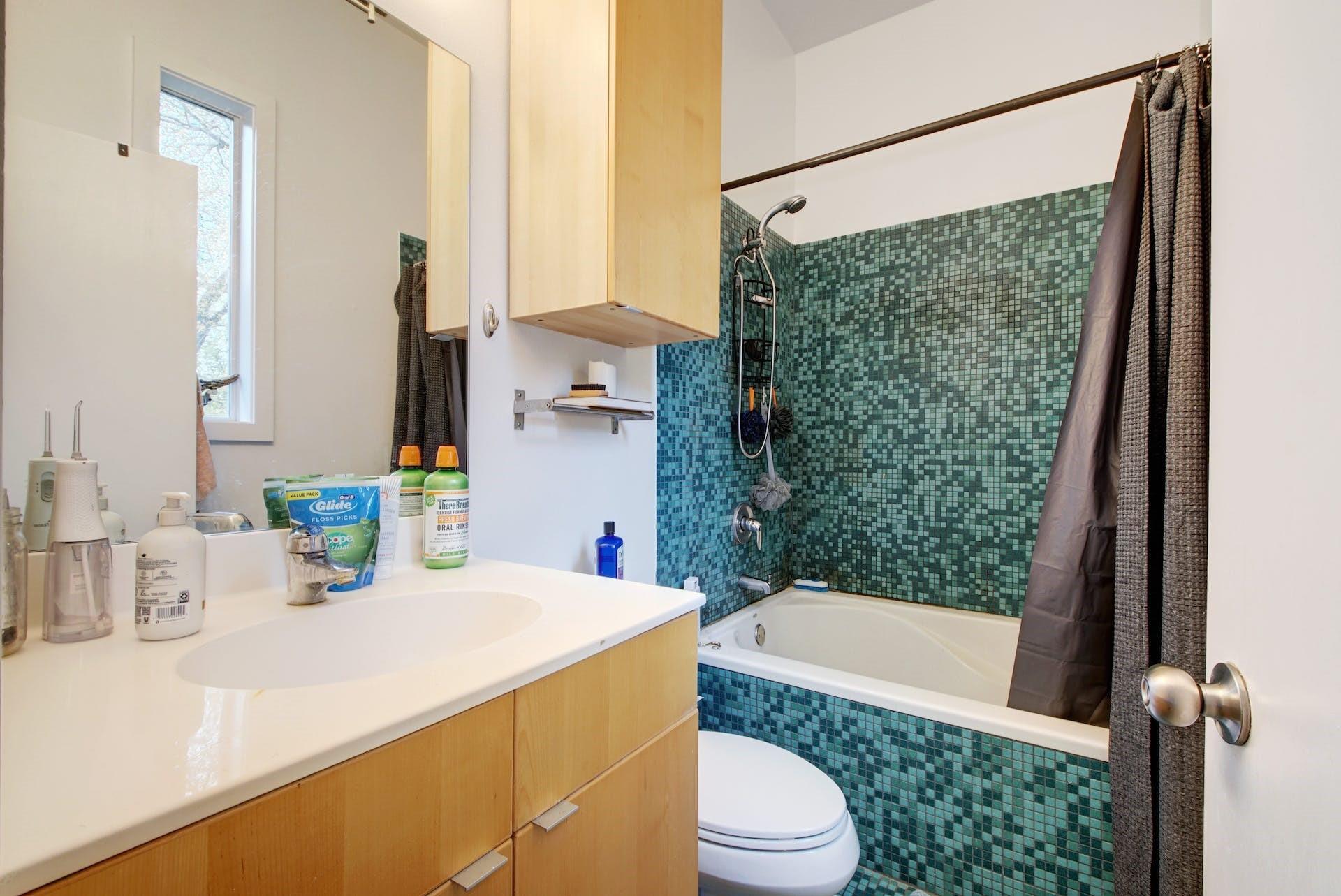 616 W 35th St #b Property Photo 17