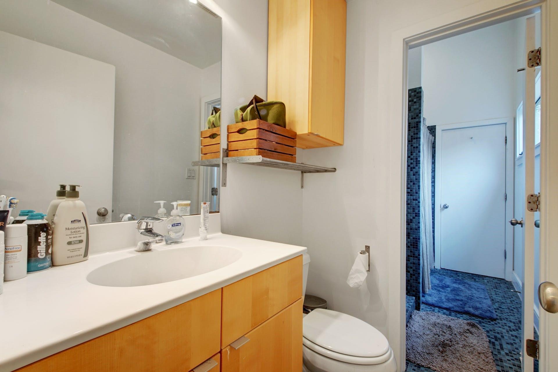 616 W 35th St #b Property Photo 26