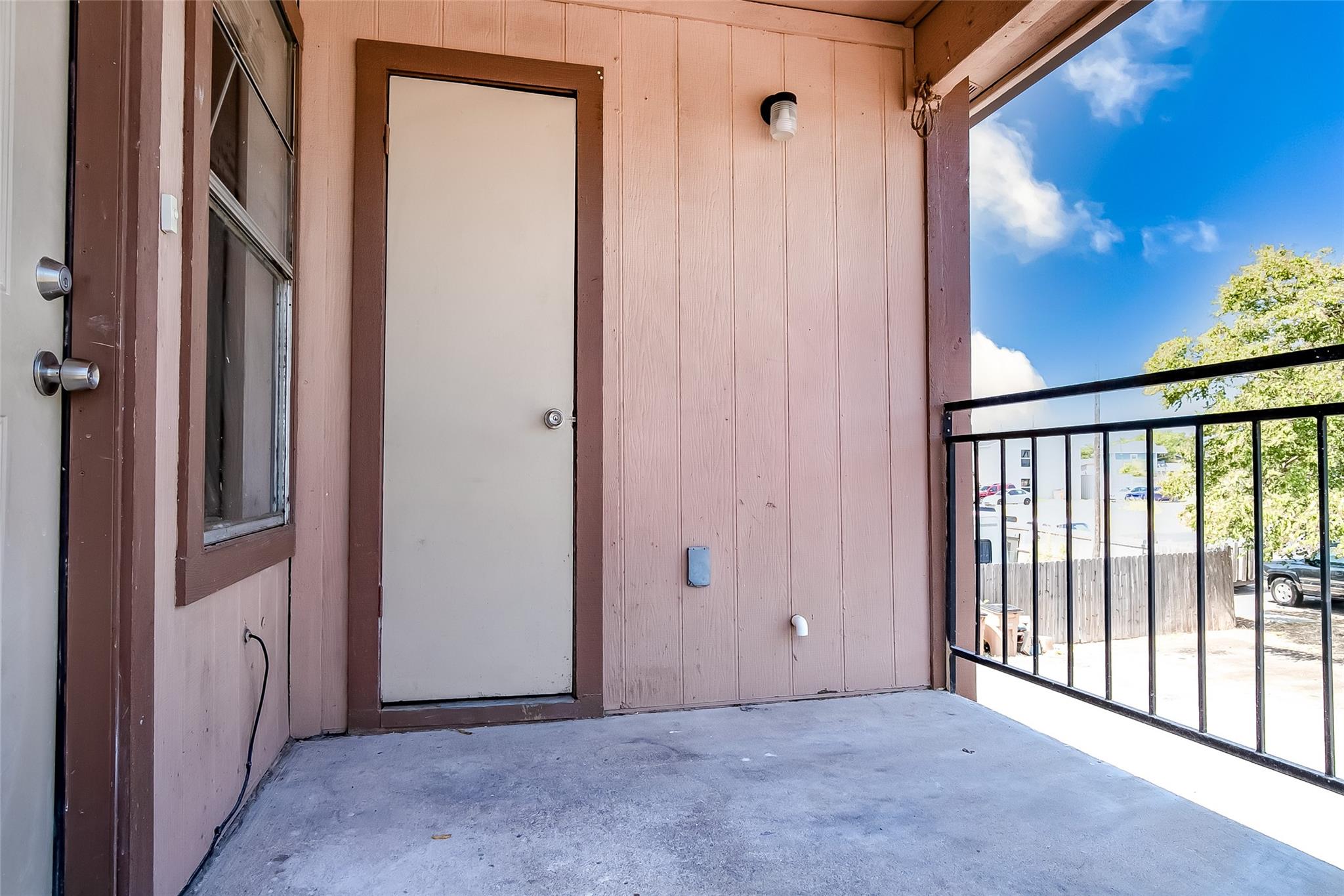 8419 Riverstone Dr #c Property Photo 2