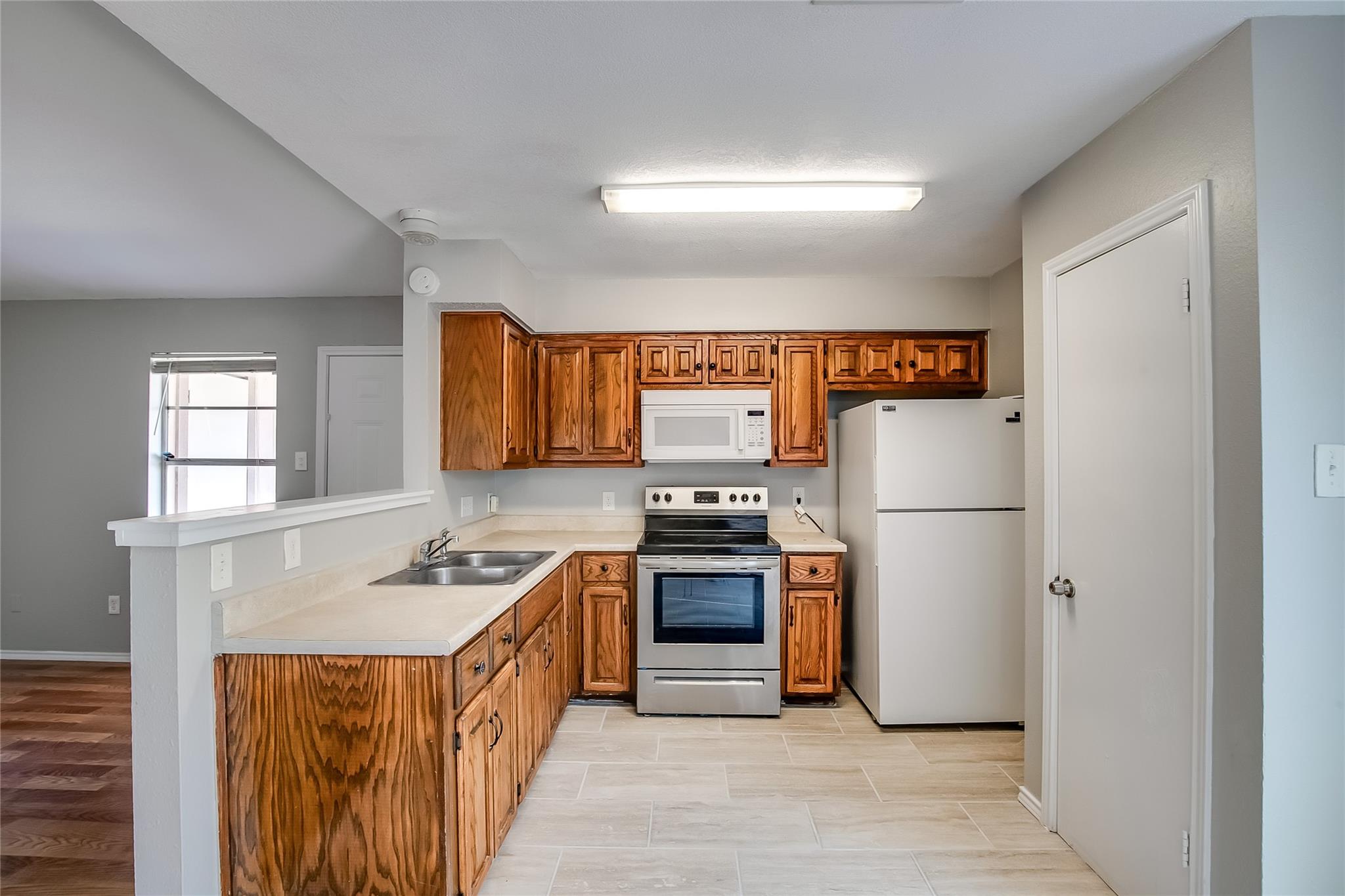 8419 Riverstone Dr #c Property Photo 8