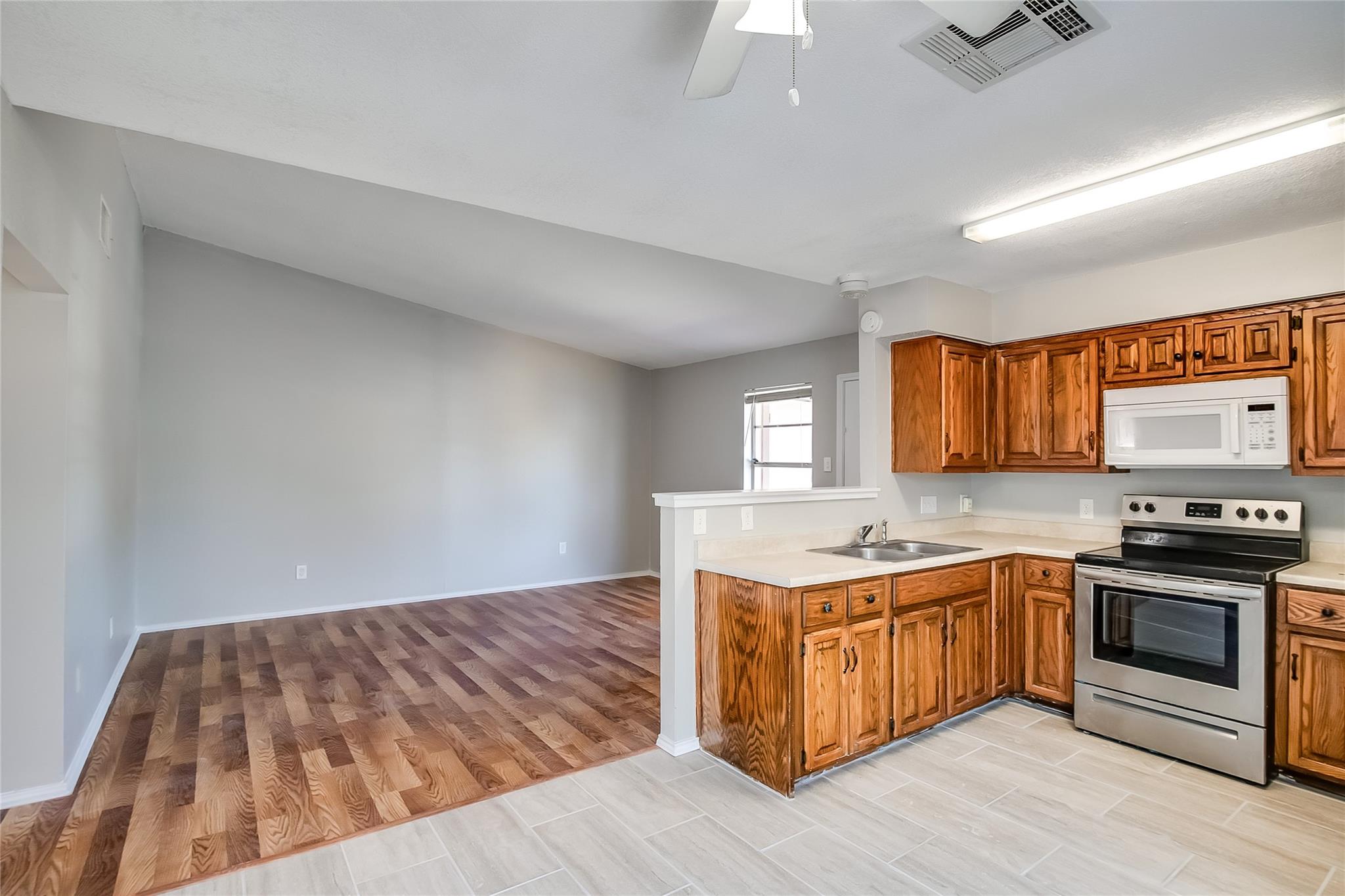 8419 Riverstone Dr #c Property Photo 11