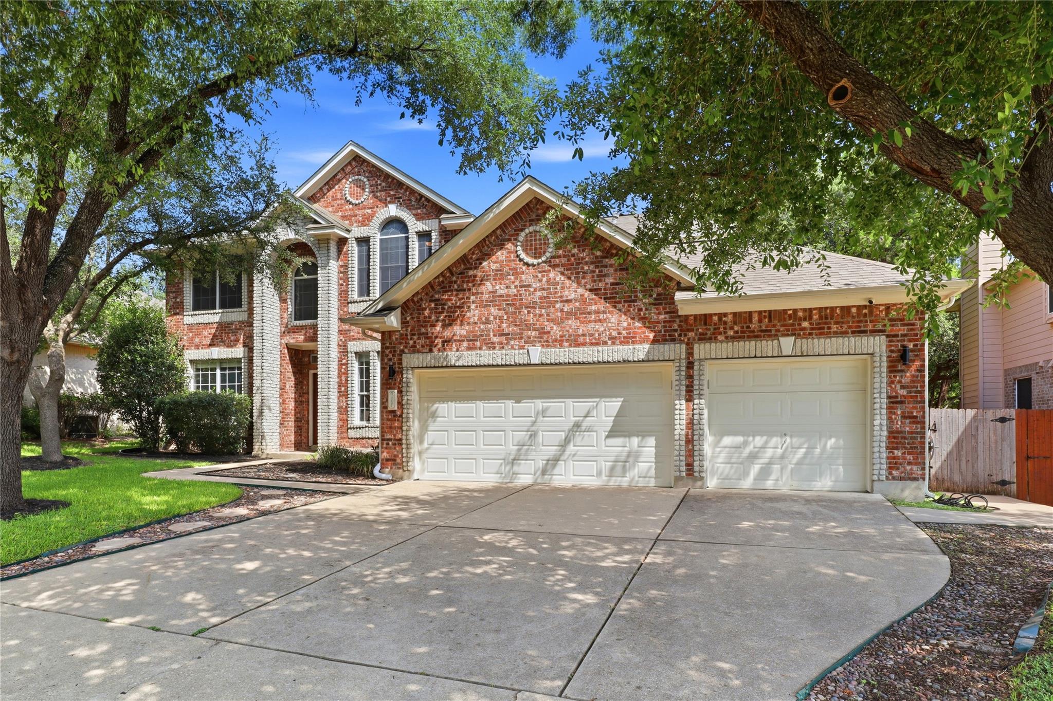 3207 Misty Oaks Way Property Photo 3