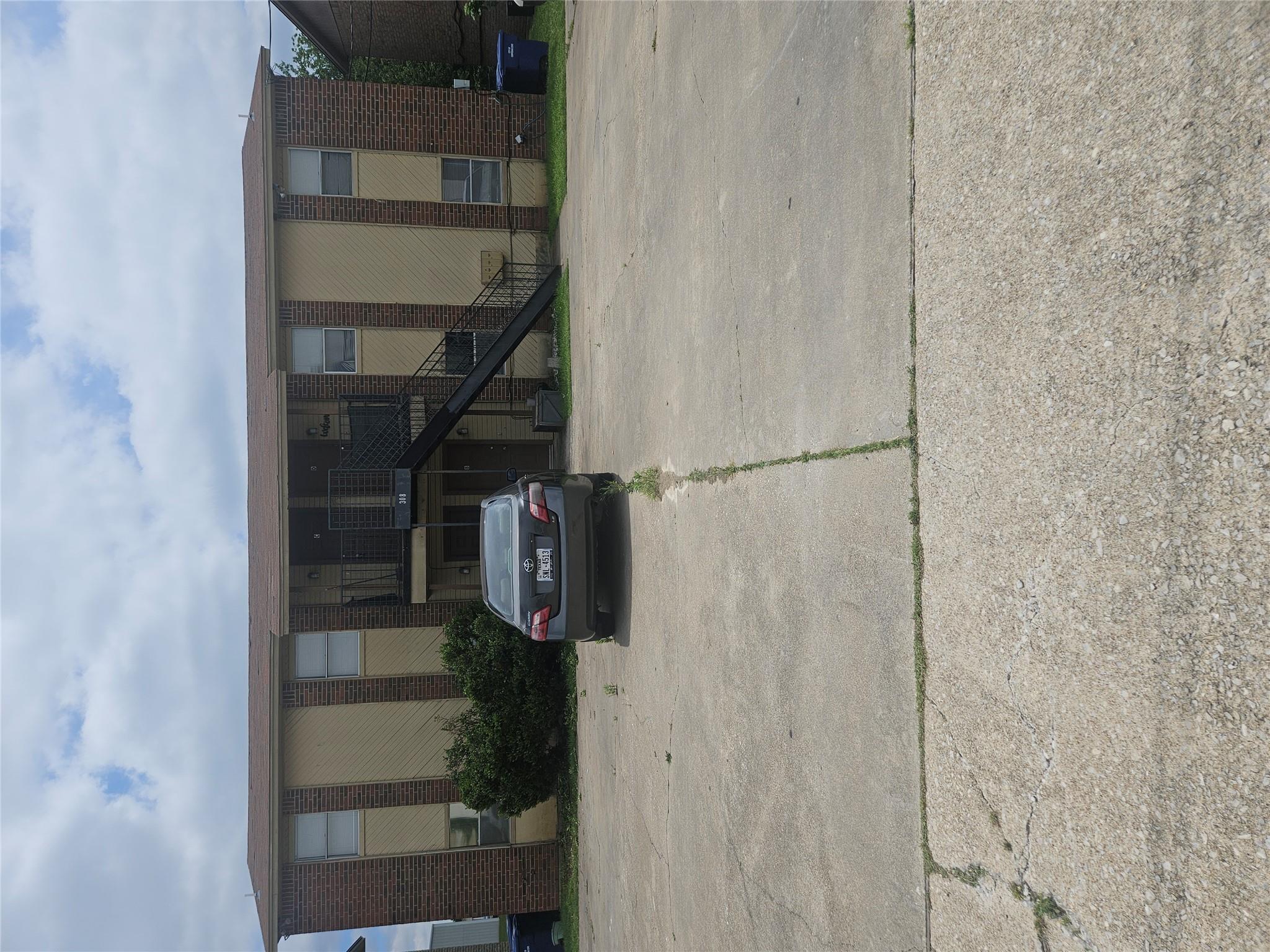 308 Erby Ave #c Property Photo 1