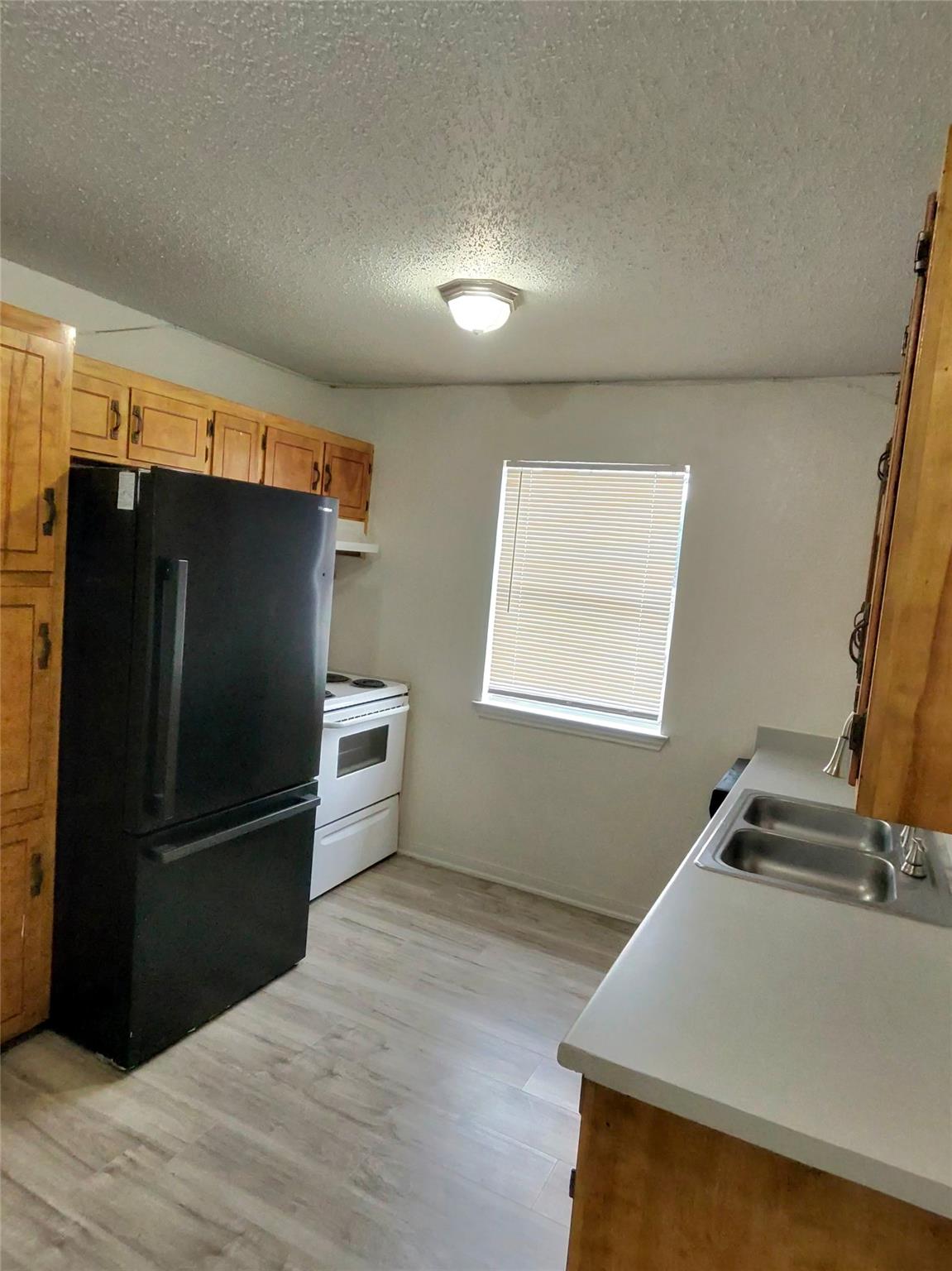 308 Erby Ave #c Property Photo 8