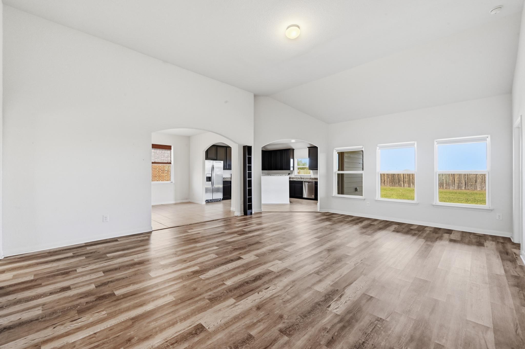 1216 Violet Ln Property Photo 2
