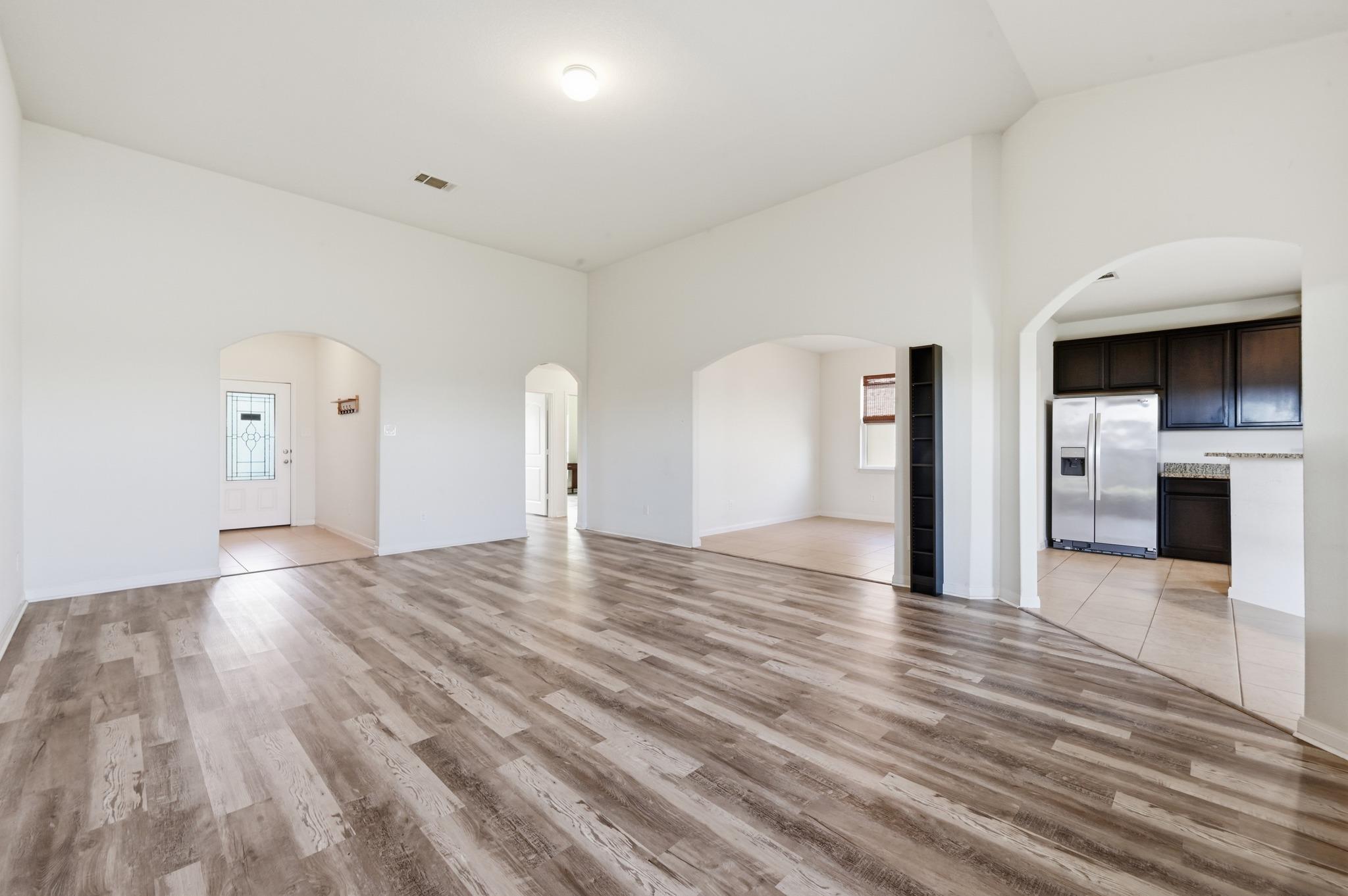 1216 Violet Ln Property Photo 4