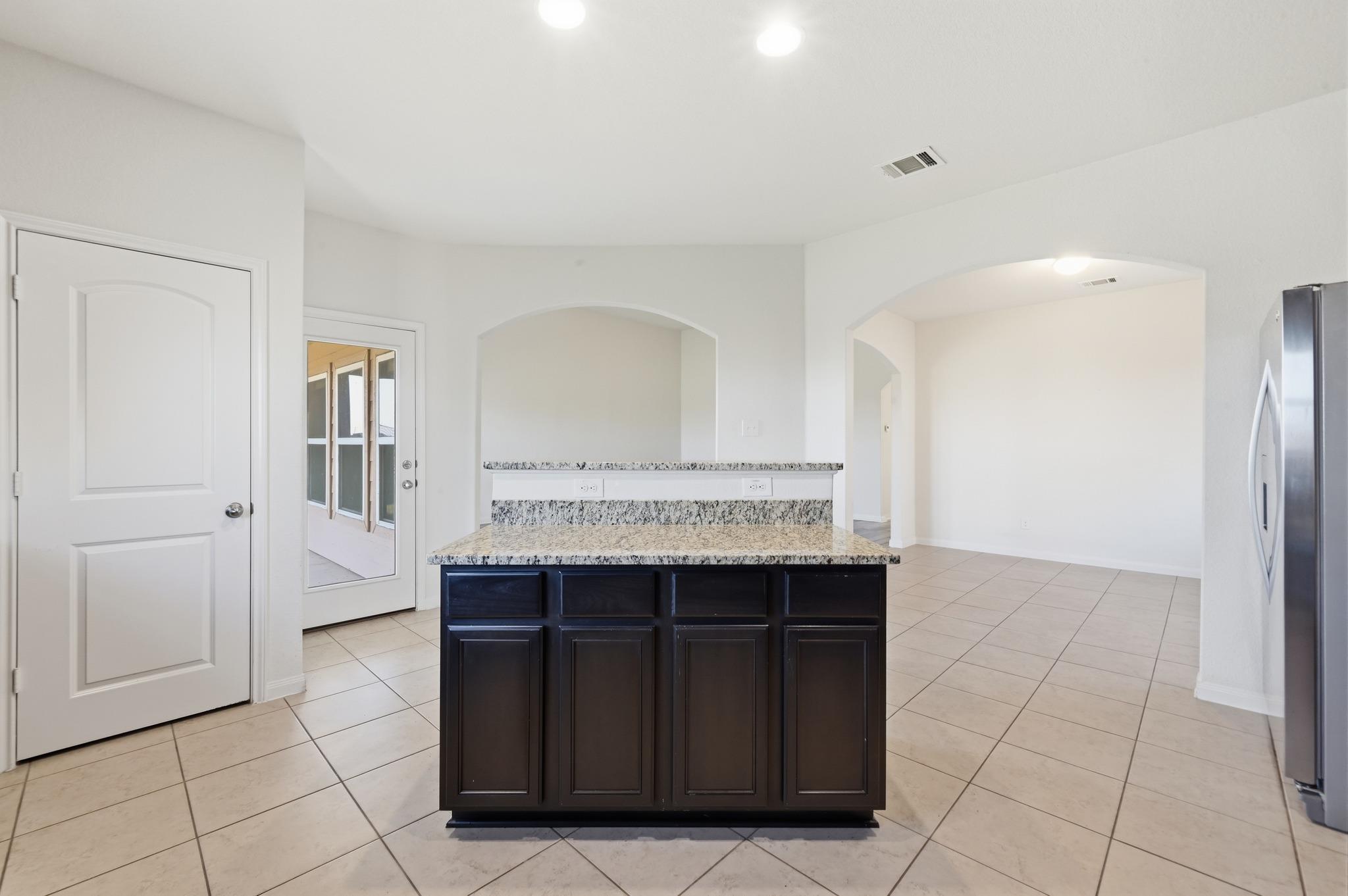 1216 Violet Ln Property Photo 8