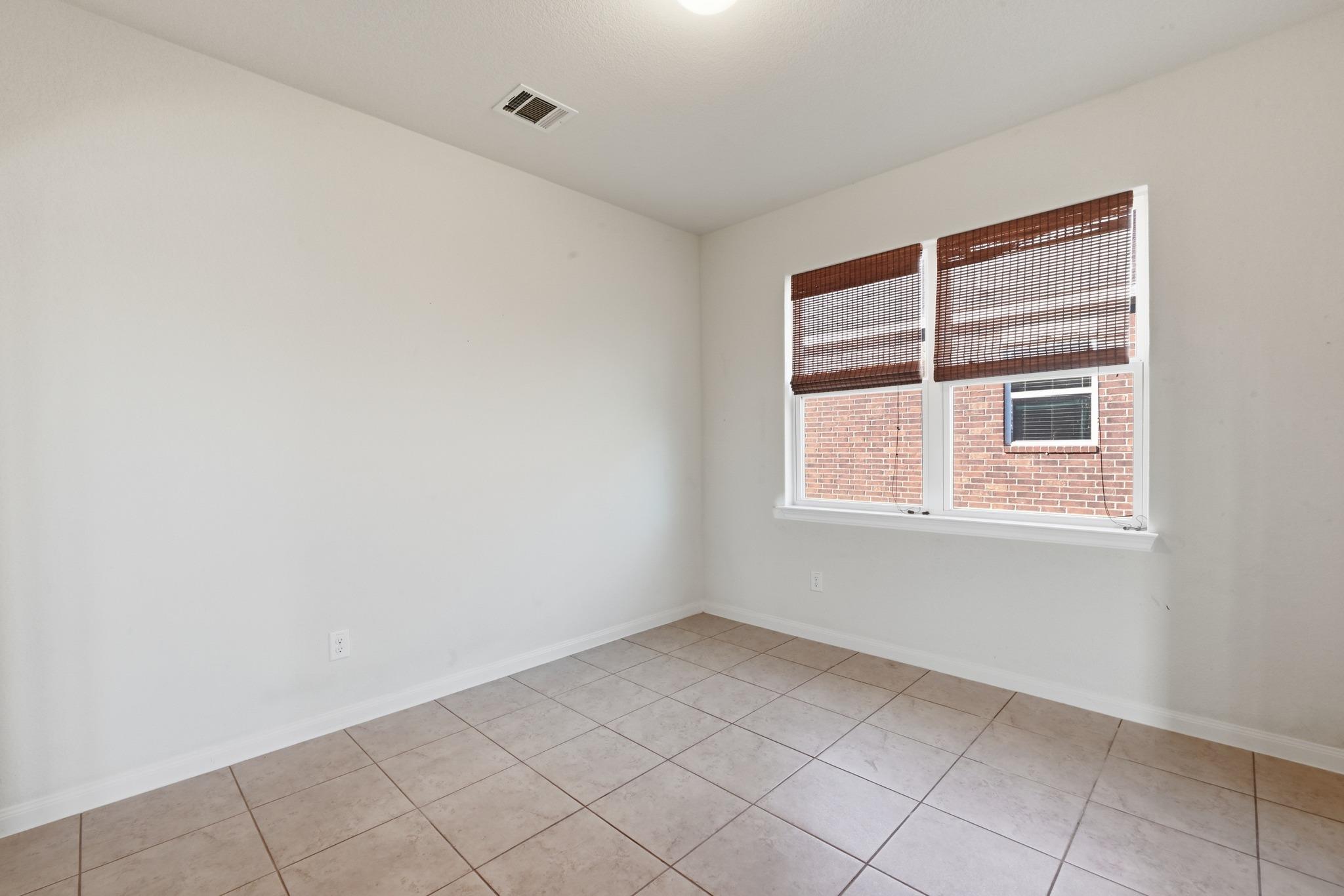 1216 Violet Ln Property Photo 10