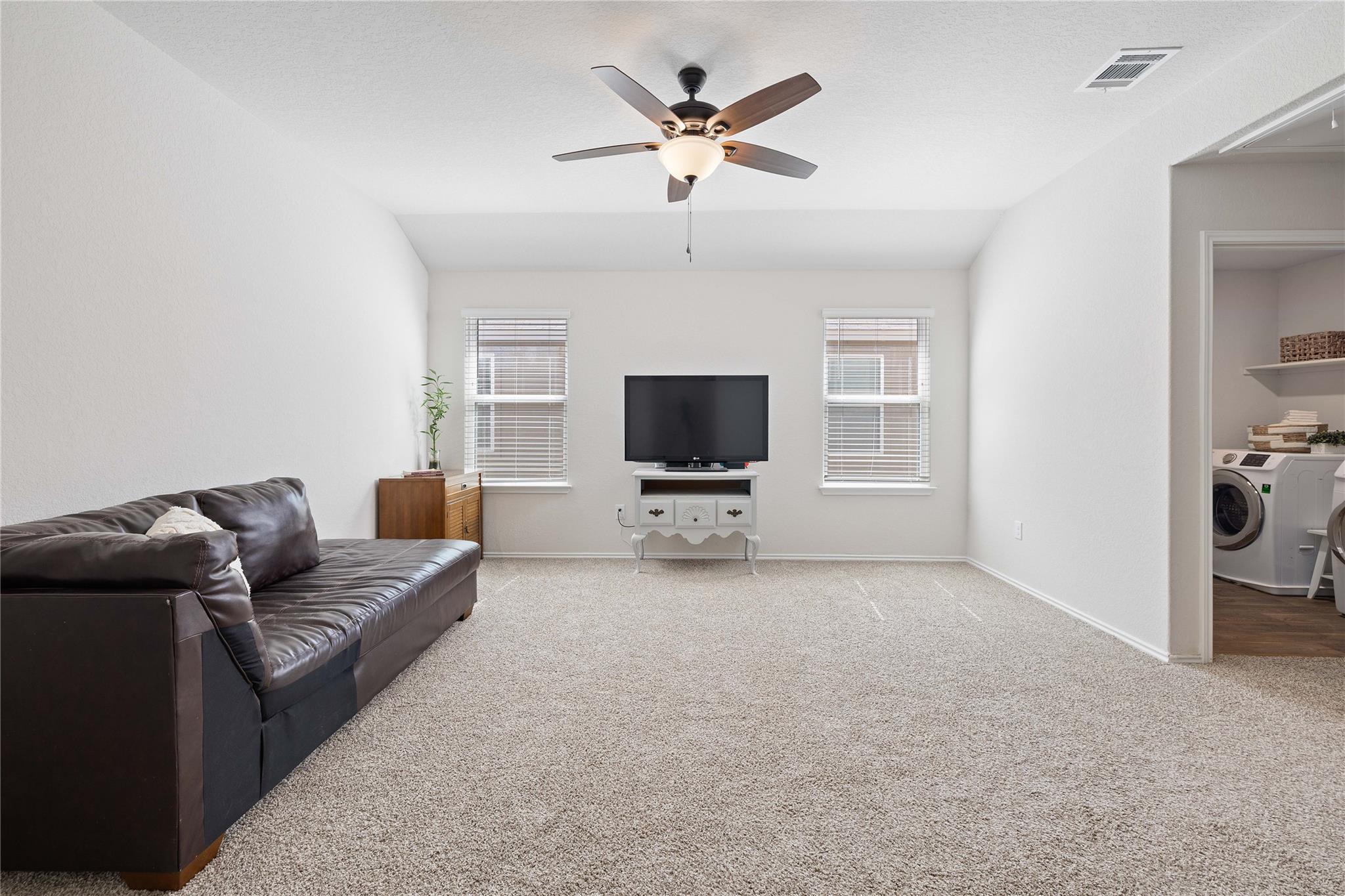 2838 Brogan Crk Property Photo 17