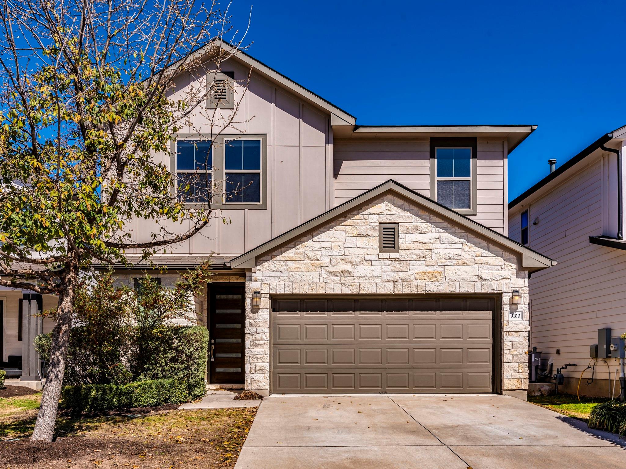 Amber Oaks Real Estate Listings Main Image