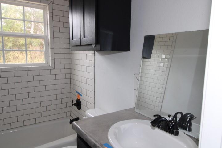 536 E Third St Property Photo 19