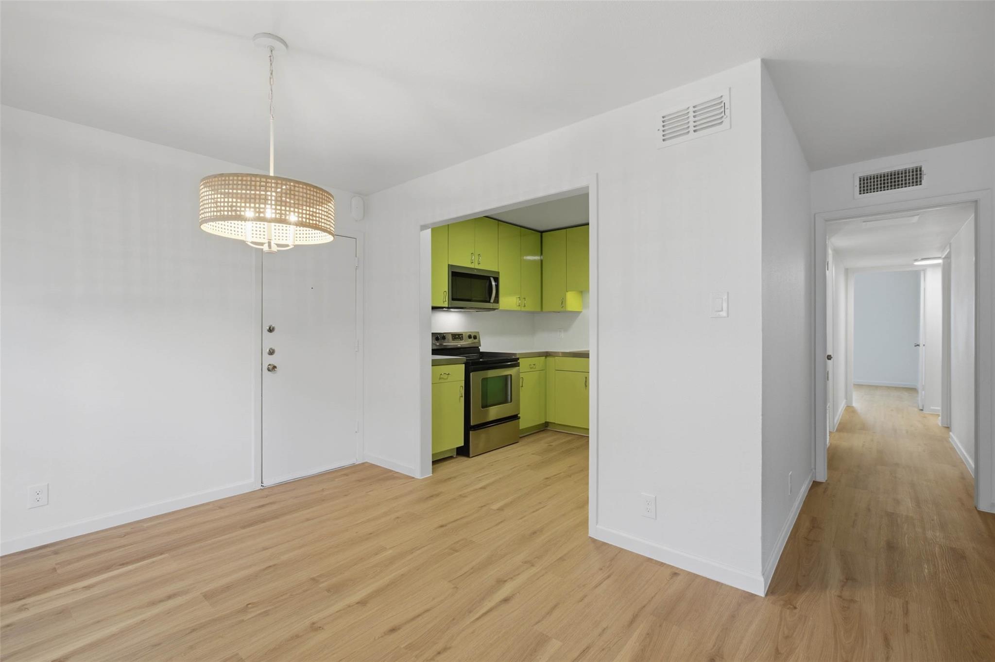 300 Crockett St #119 Property Photo 5