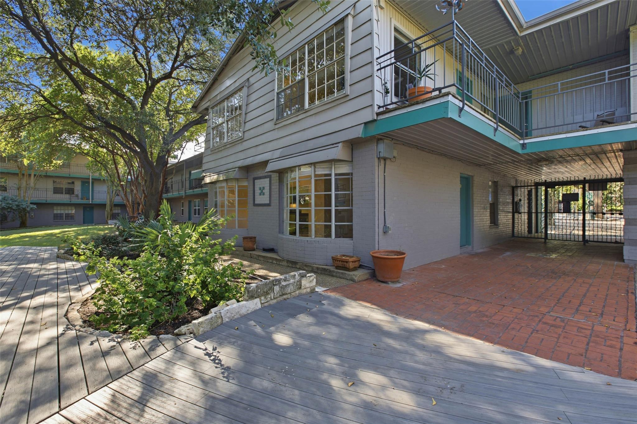 300 Crockett St #119 Property Photo 27