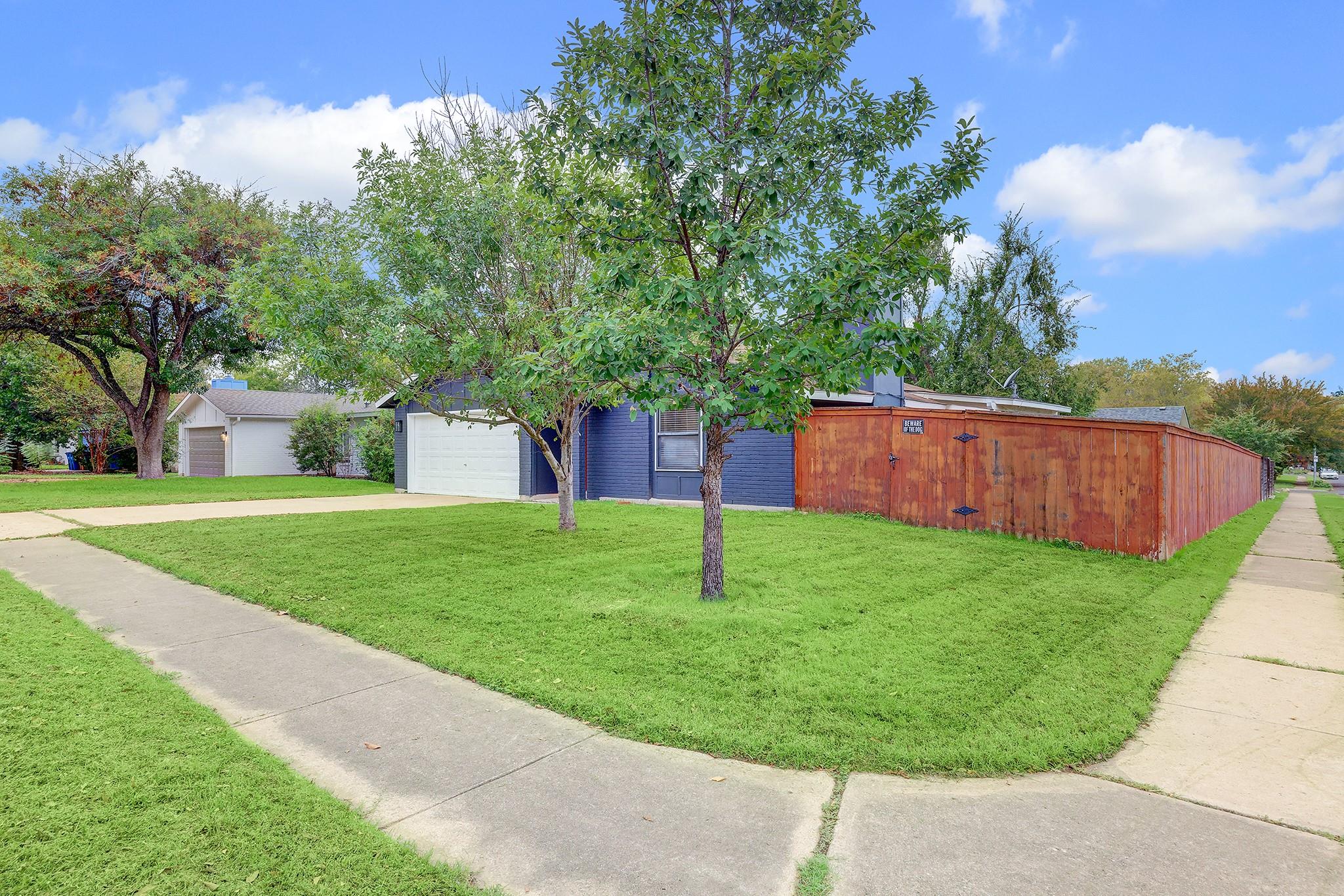 6300 Capriola Dr Property Photo 2