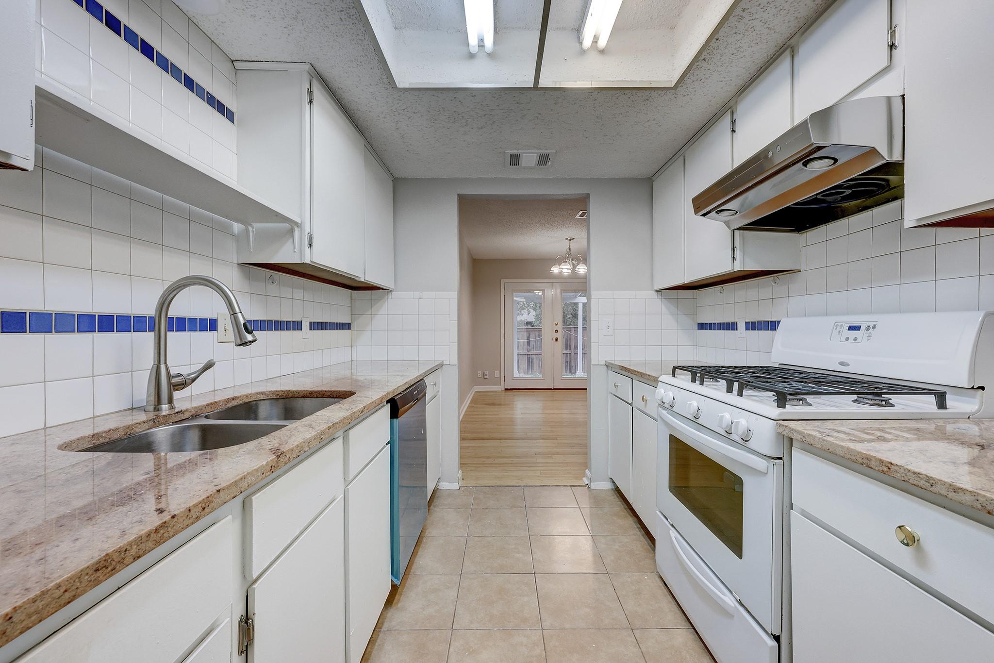 6300 Capriola Dr Property Photo 10