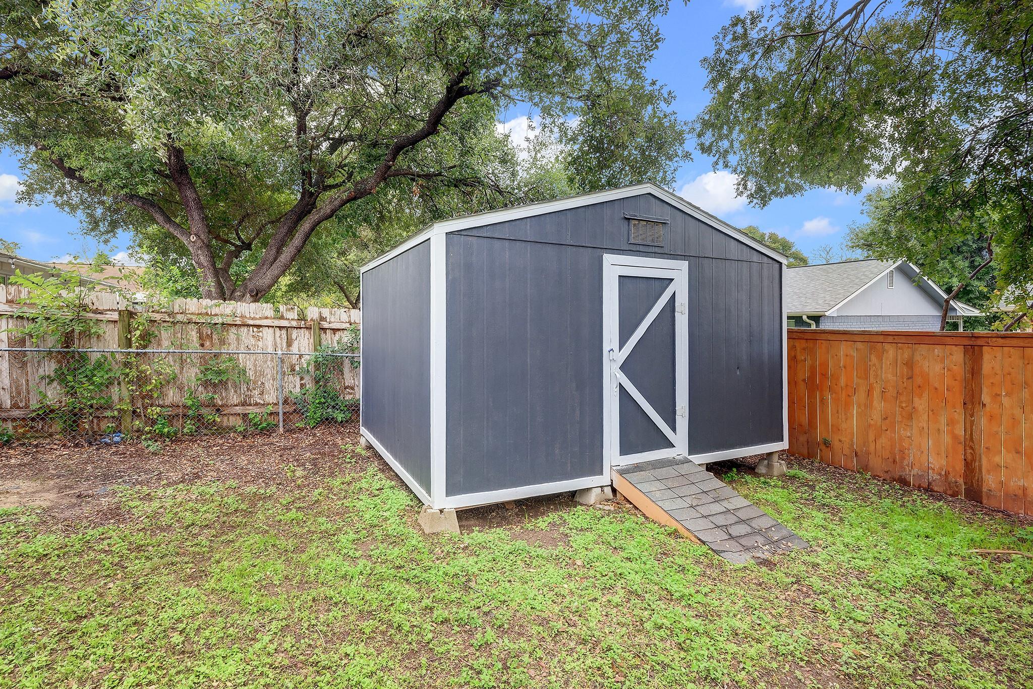 6300 Capriola Dr Property Photo 24