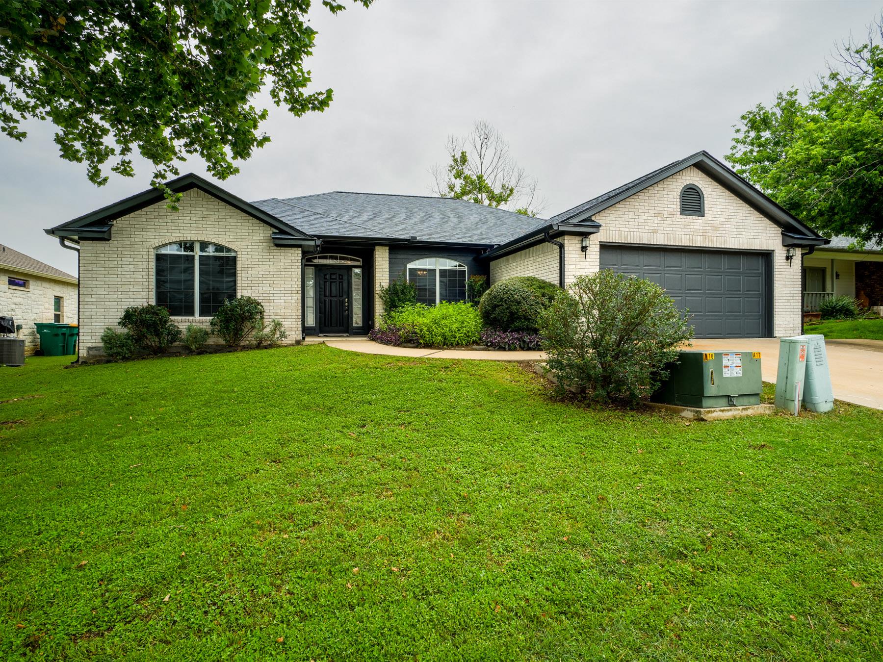 408 Spyglass St Property Photo 2