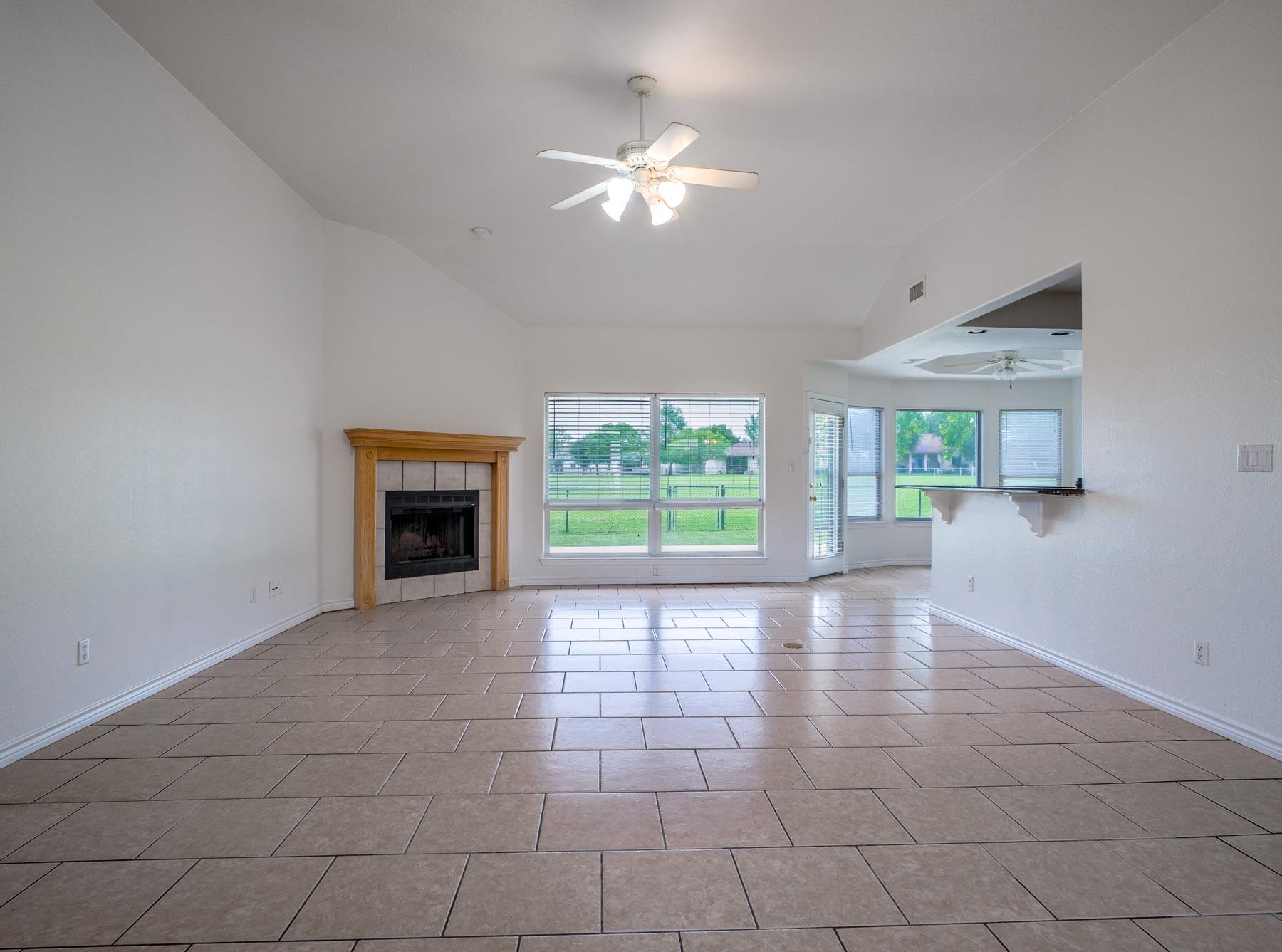 408 Spyglass St Property Photo 6