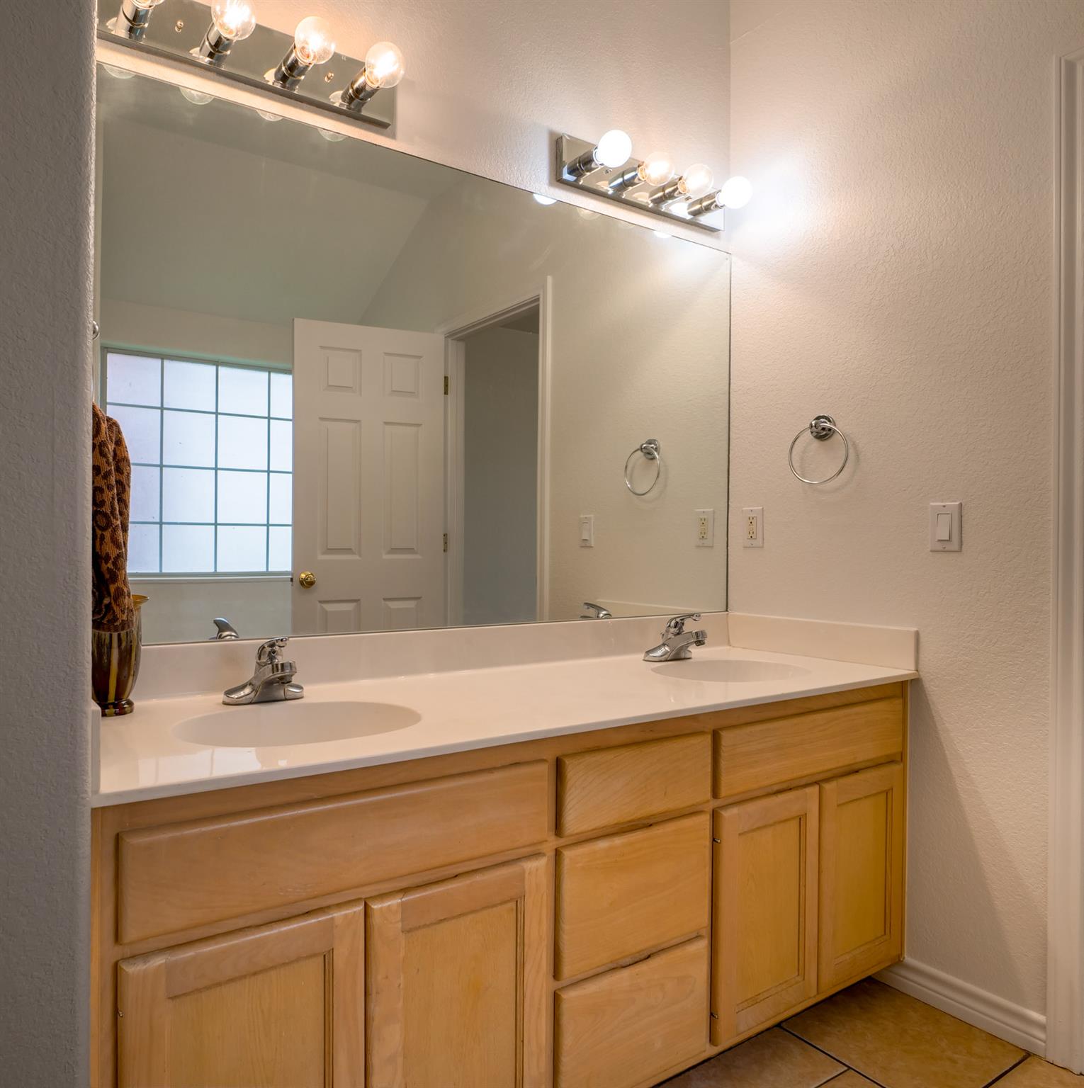 408 Spyglass St Property Photo 16