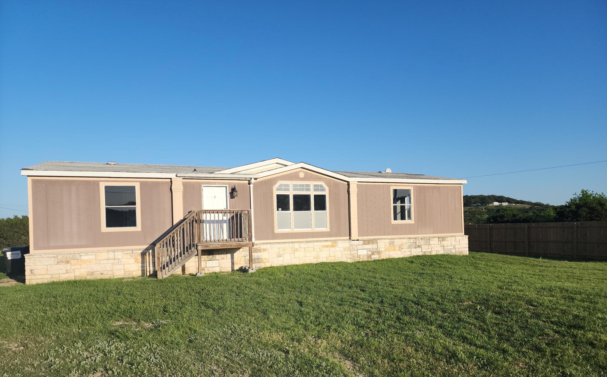 113 Julia Dr Property Photo 1