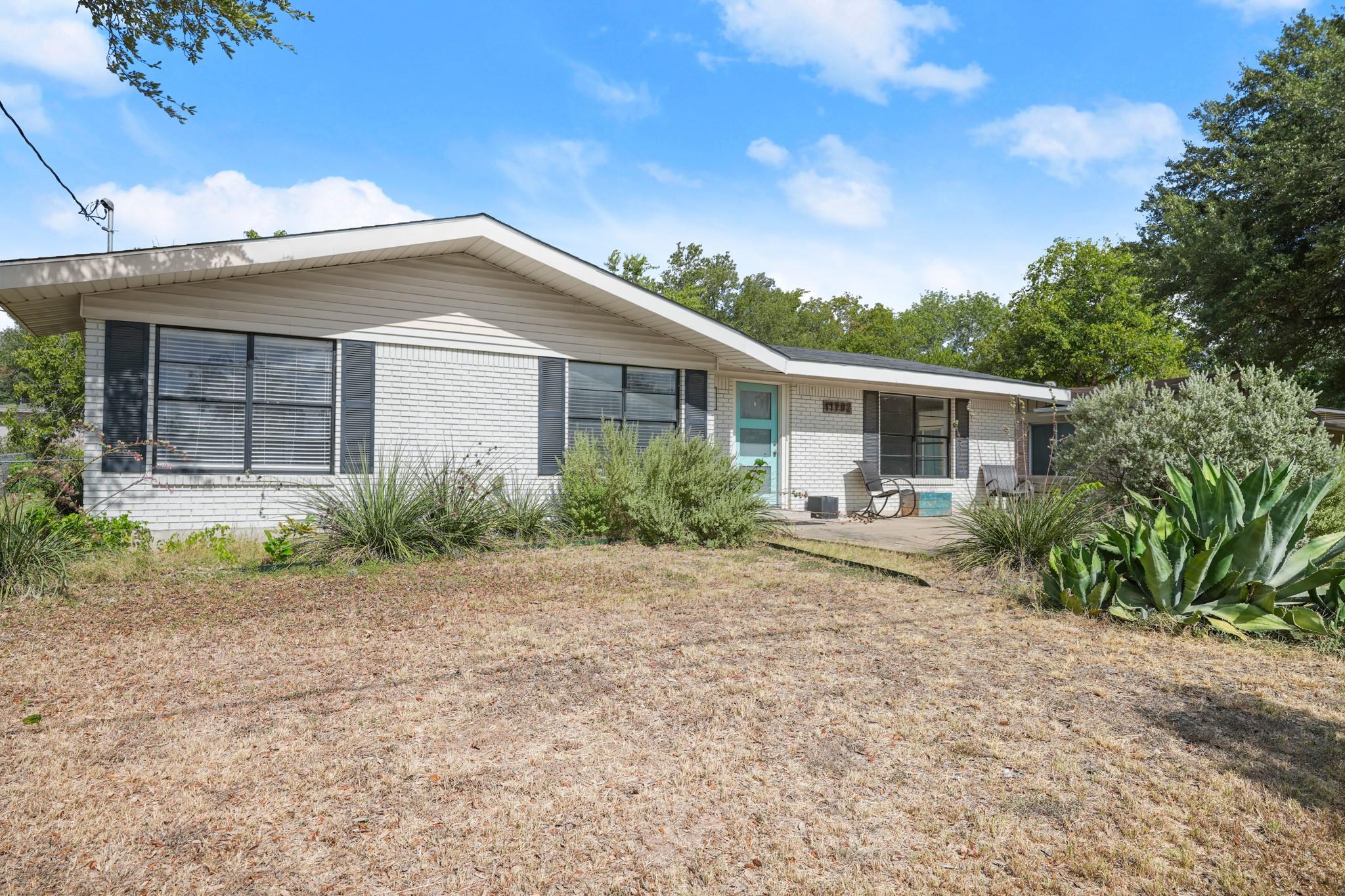 11702 Oak Trl Property Photo 3