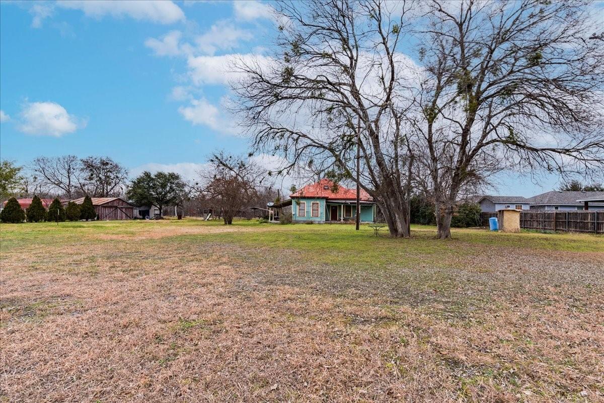 530 Continental Dr Property Photo 8