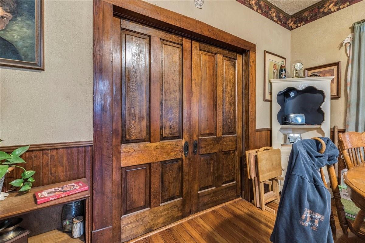 530 Continental Dr Property Photo 14