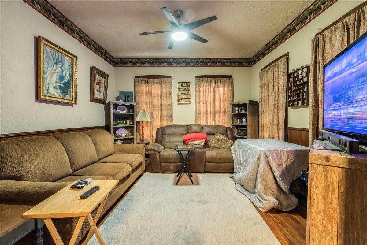 530 Continental Dr Property Photo 15