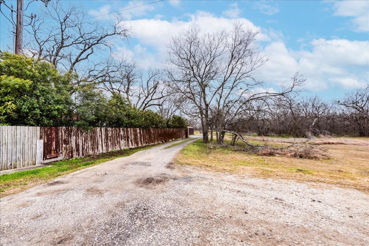530 Continental Dr Property Photo 24
