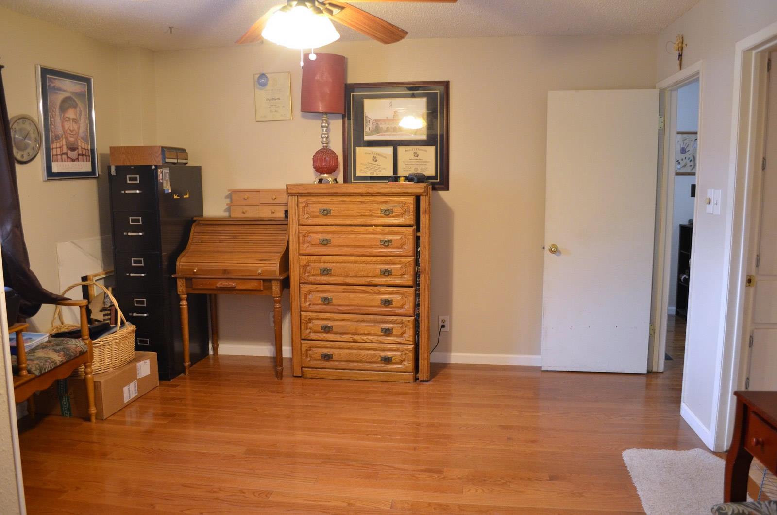 907 Pepperell Ct Property Photo 30