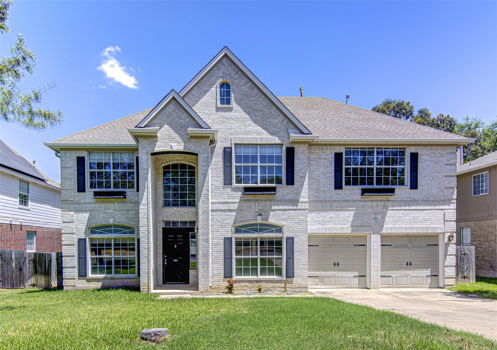 1717 Apache Trl Property Photo 1
