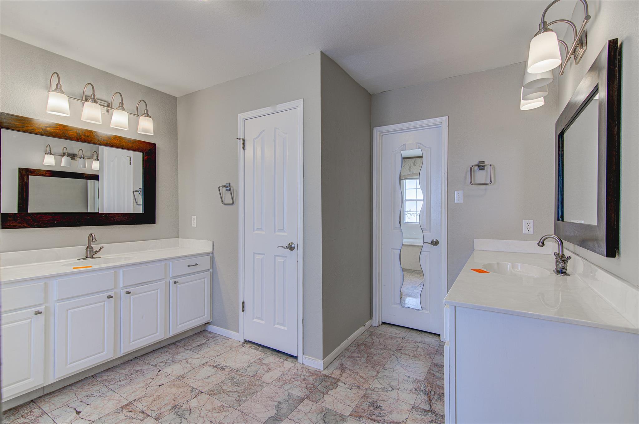 1717 Apache Trl Property Photo 23