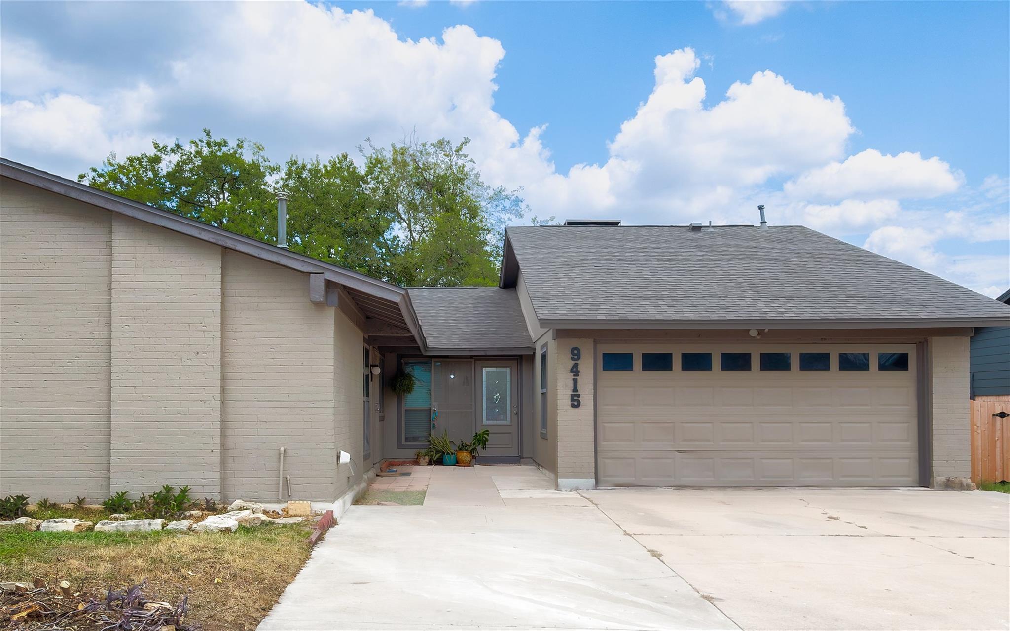 9415 Quail Meadow Dr Property Photo 1