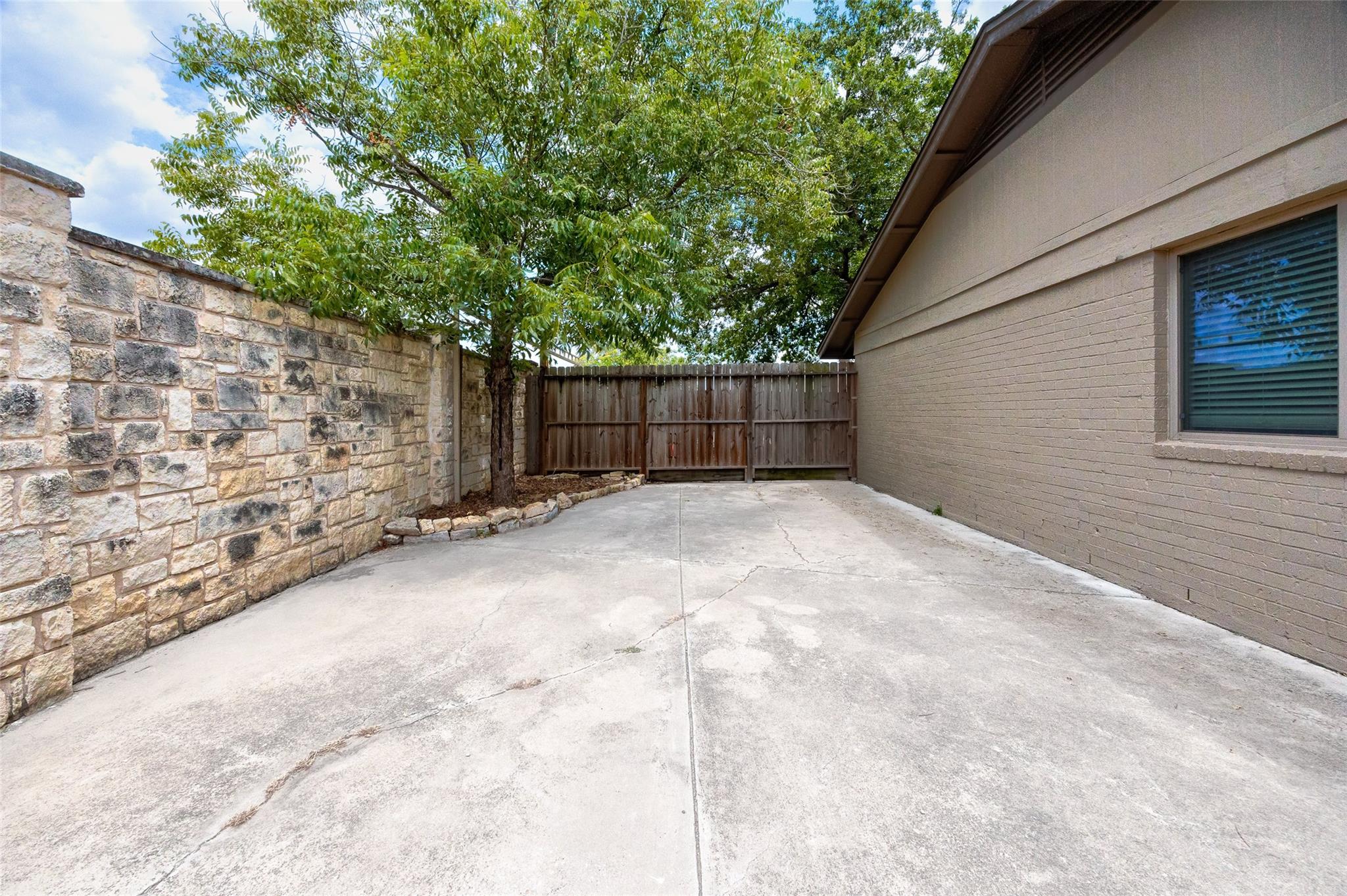 9415 Quail Meadow Dr Property Photo 35