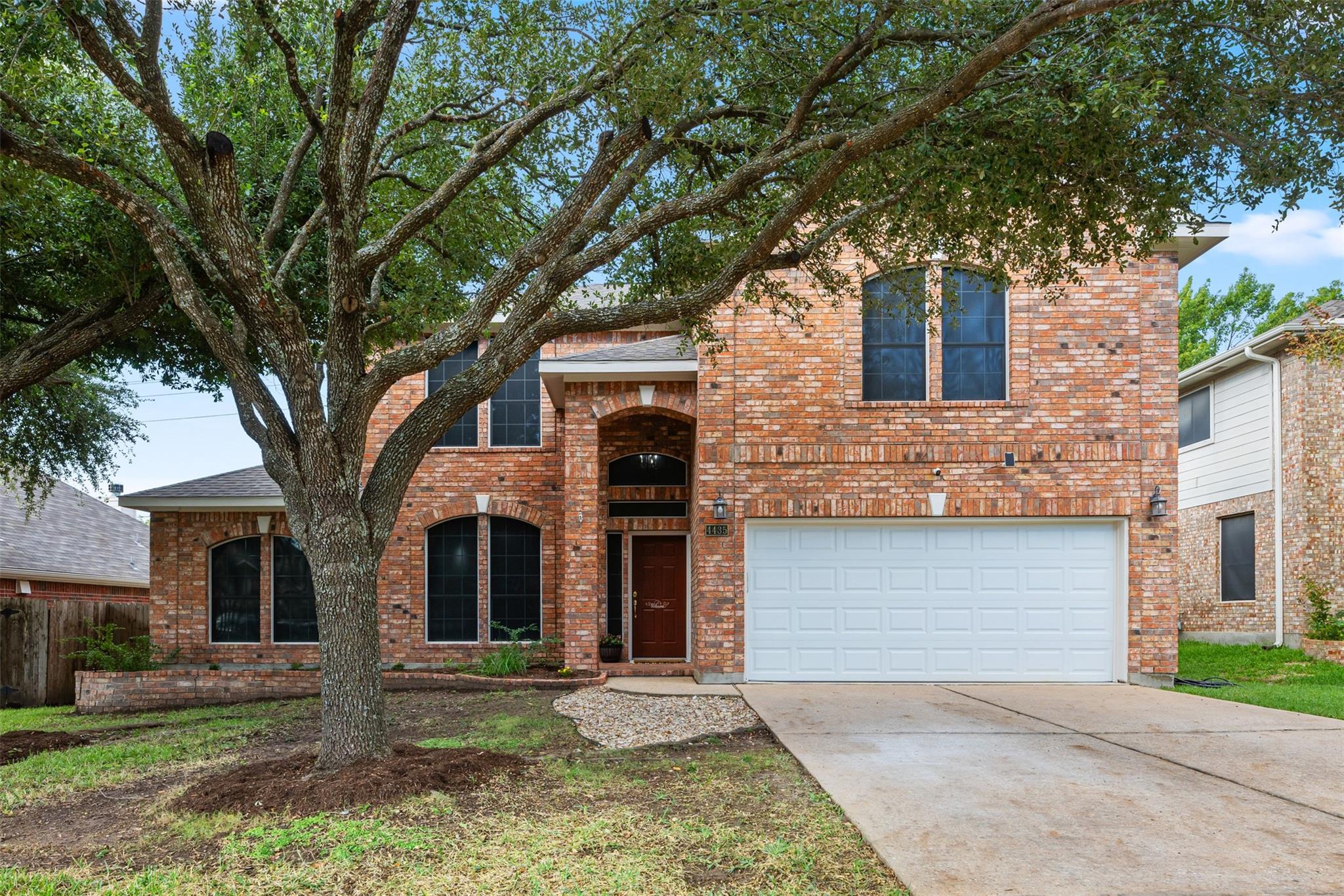 4435 Hunters Lodge Dr Property Photo 1