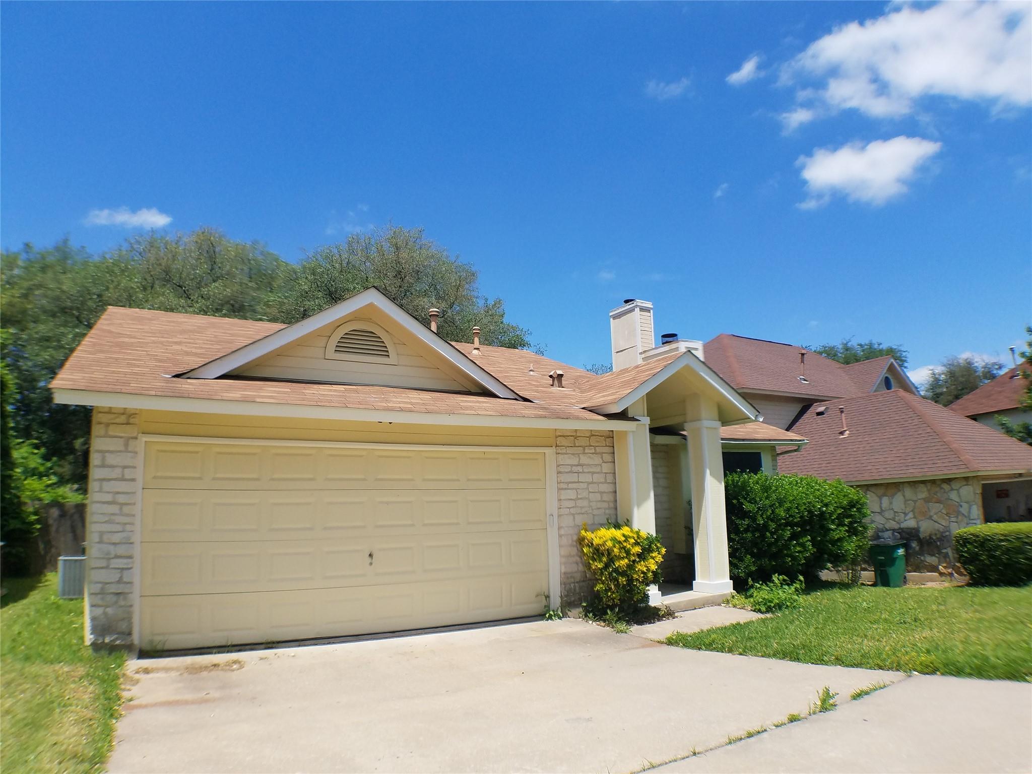 8310 Los Ranchos Dr Property Photo 2
