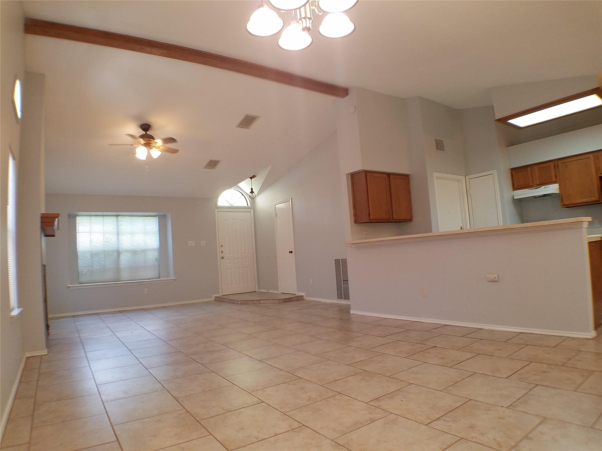 8310 Los Ranchos Dr Property Photo 3