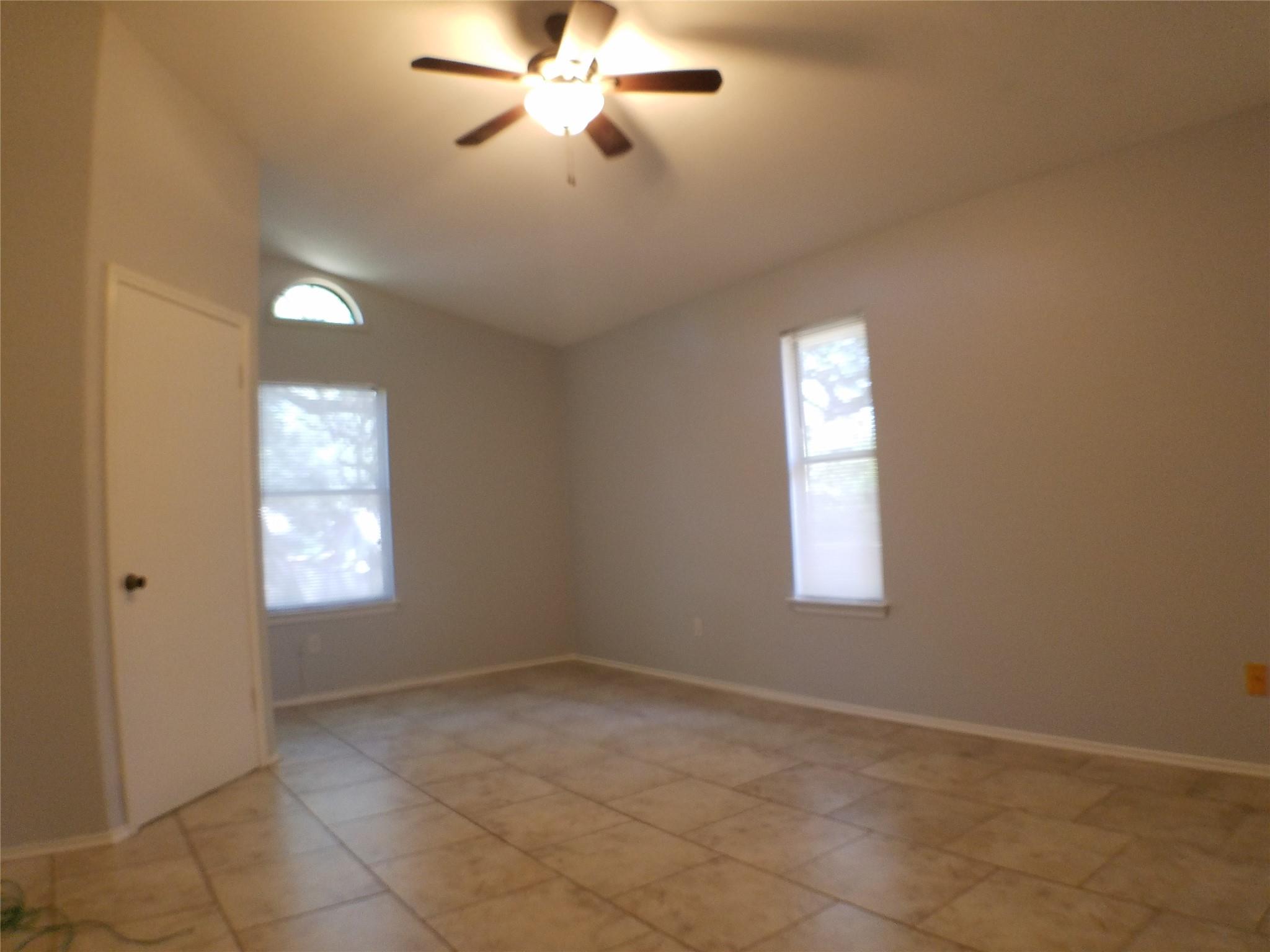 8310 Los Ranchos Dr Property Photo 13