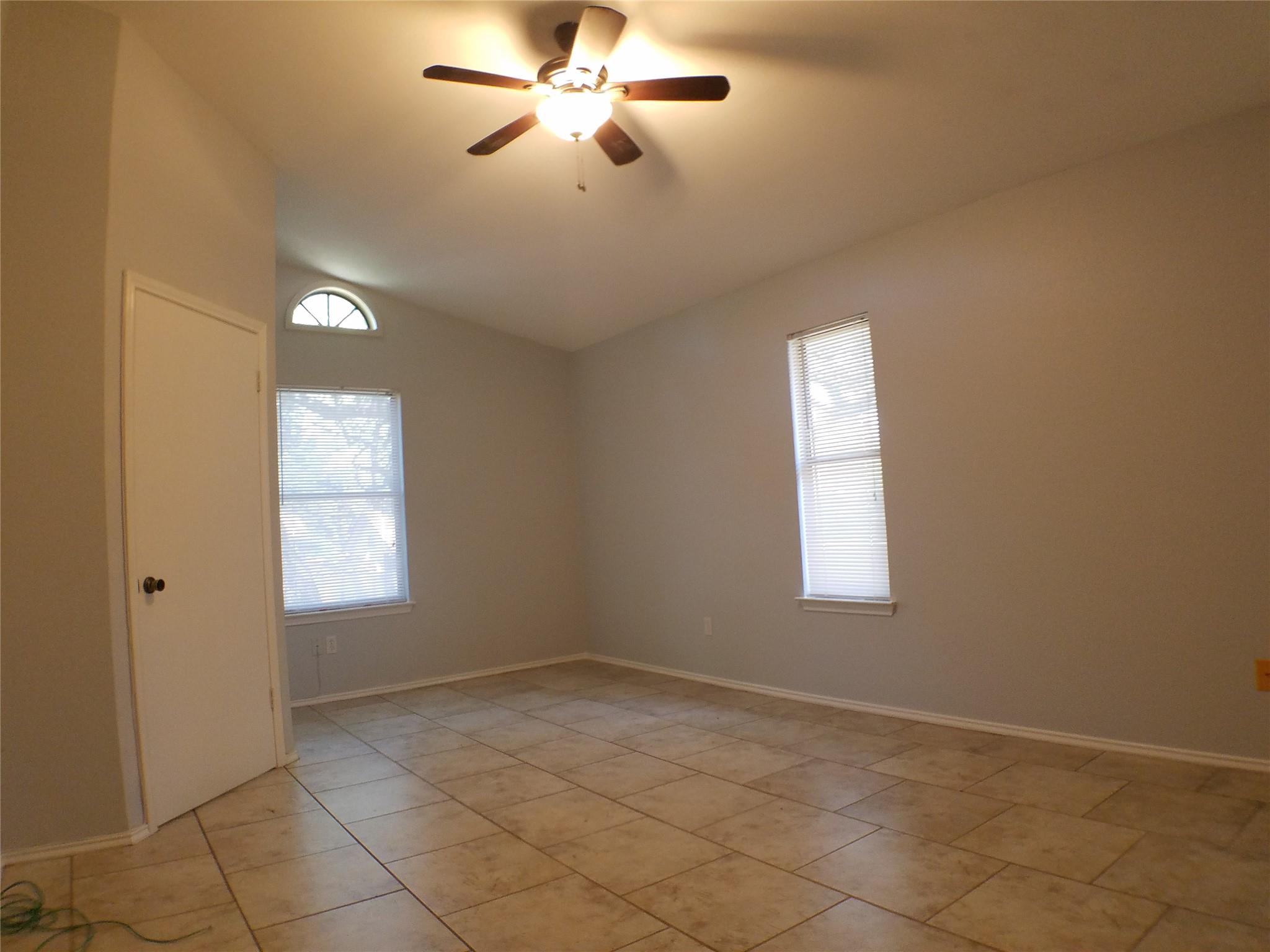 8310 Los Ranchos Dr Property Photo 14