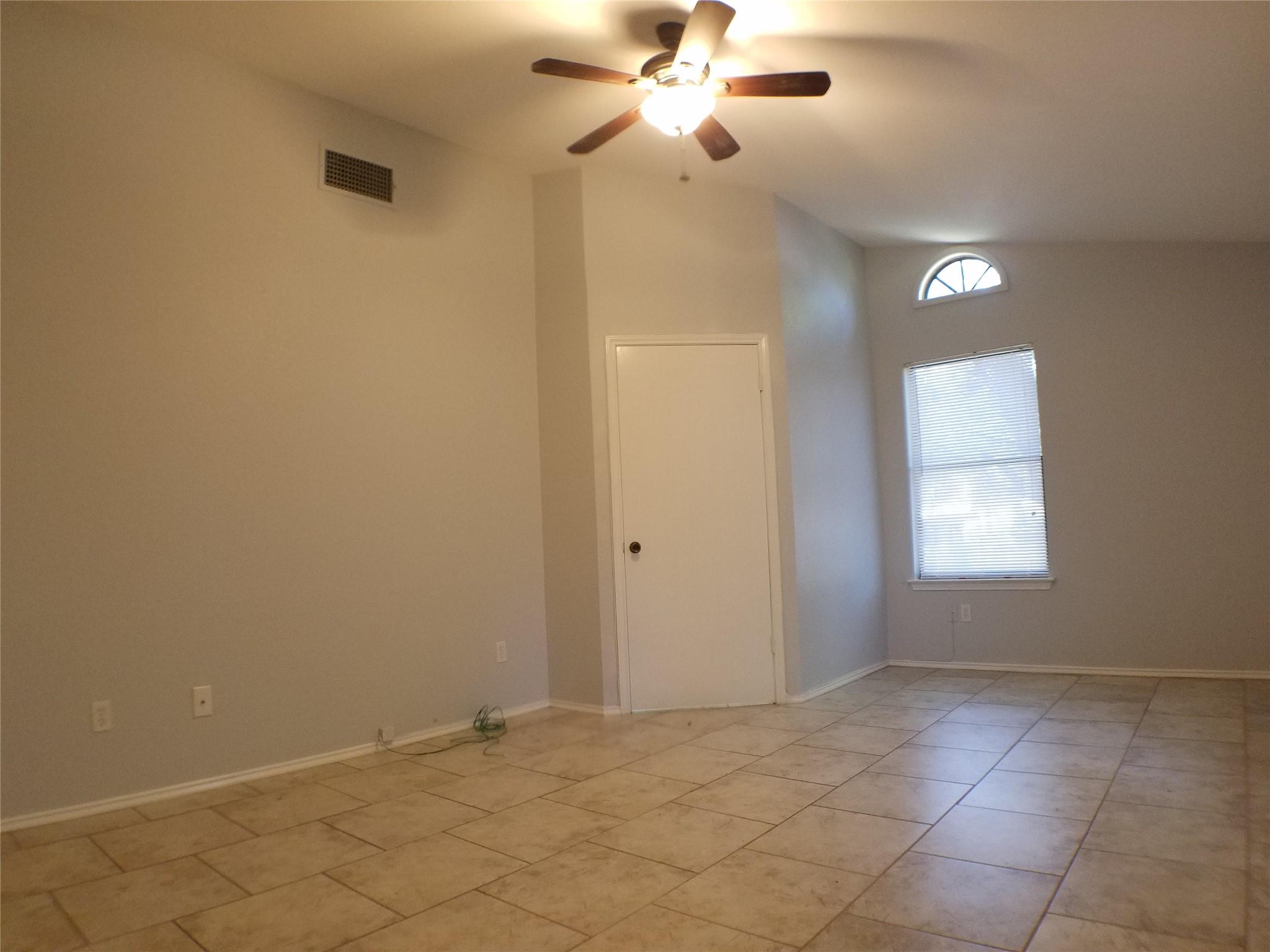 8310 Los Ranchos Dr Property Photo 15