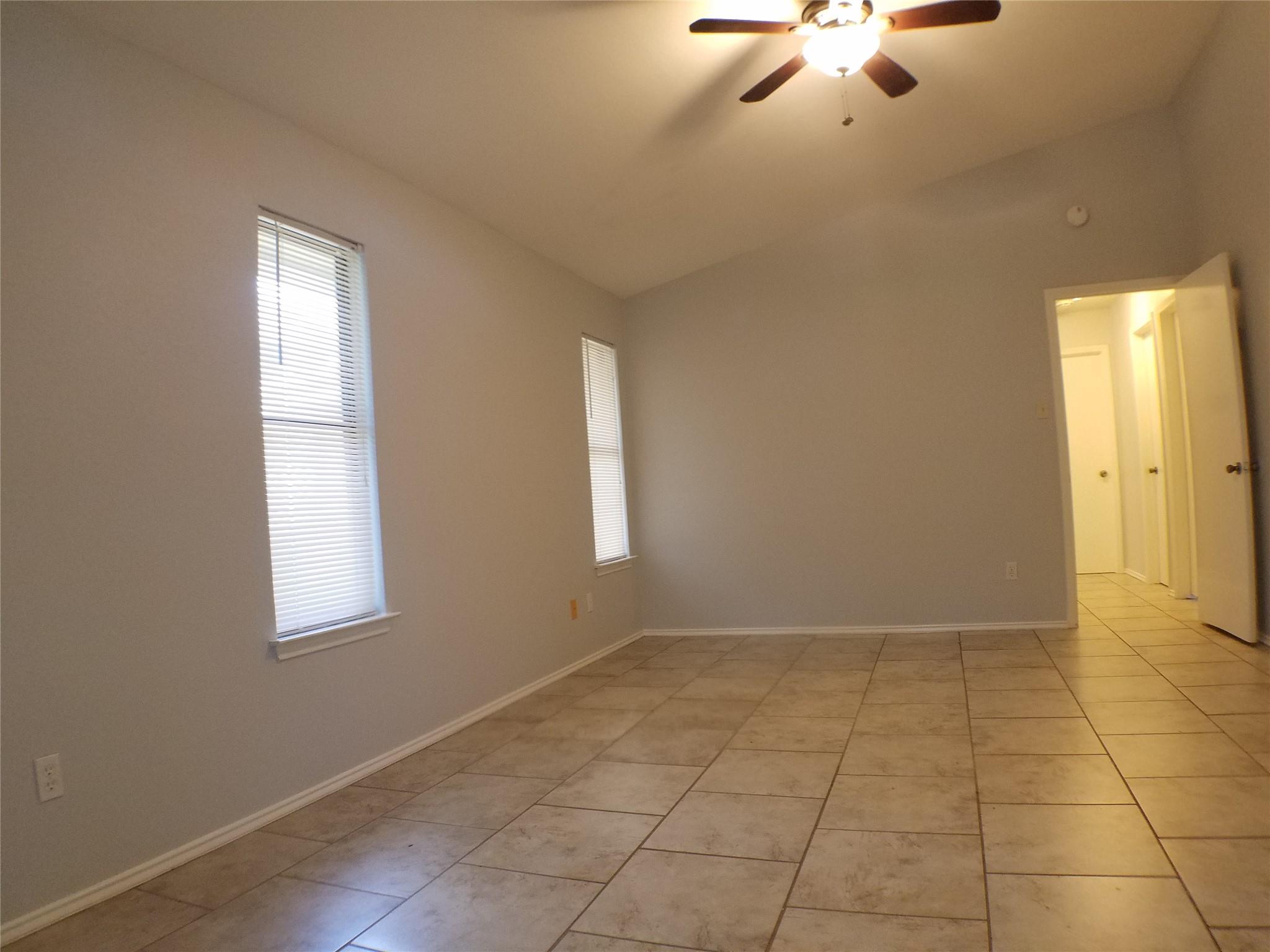 8310 Los Ranchos Dr Property Photo 19