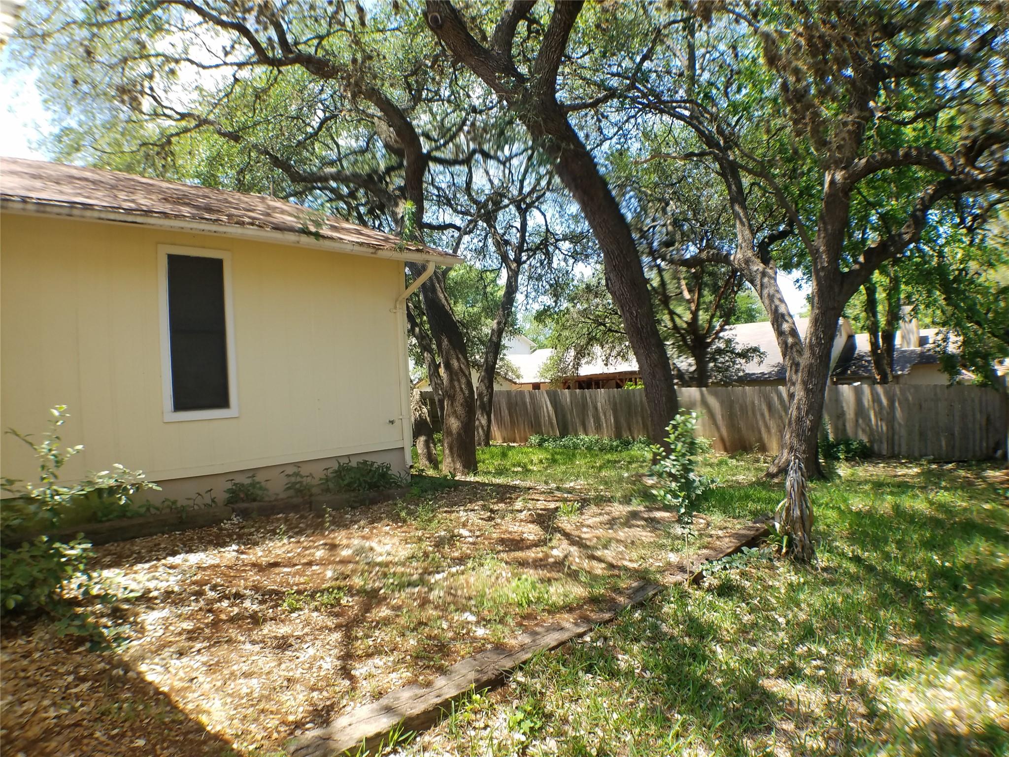 8310 Los Ranchos Dr Property Photo 26