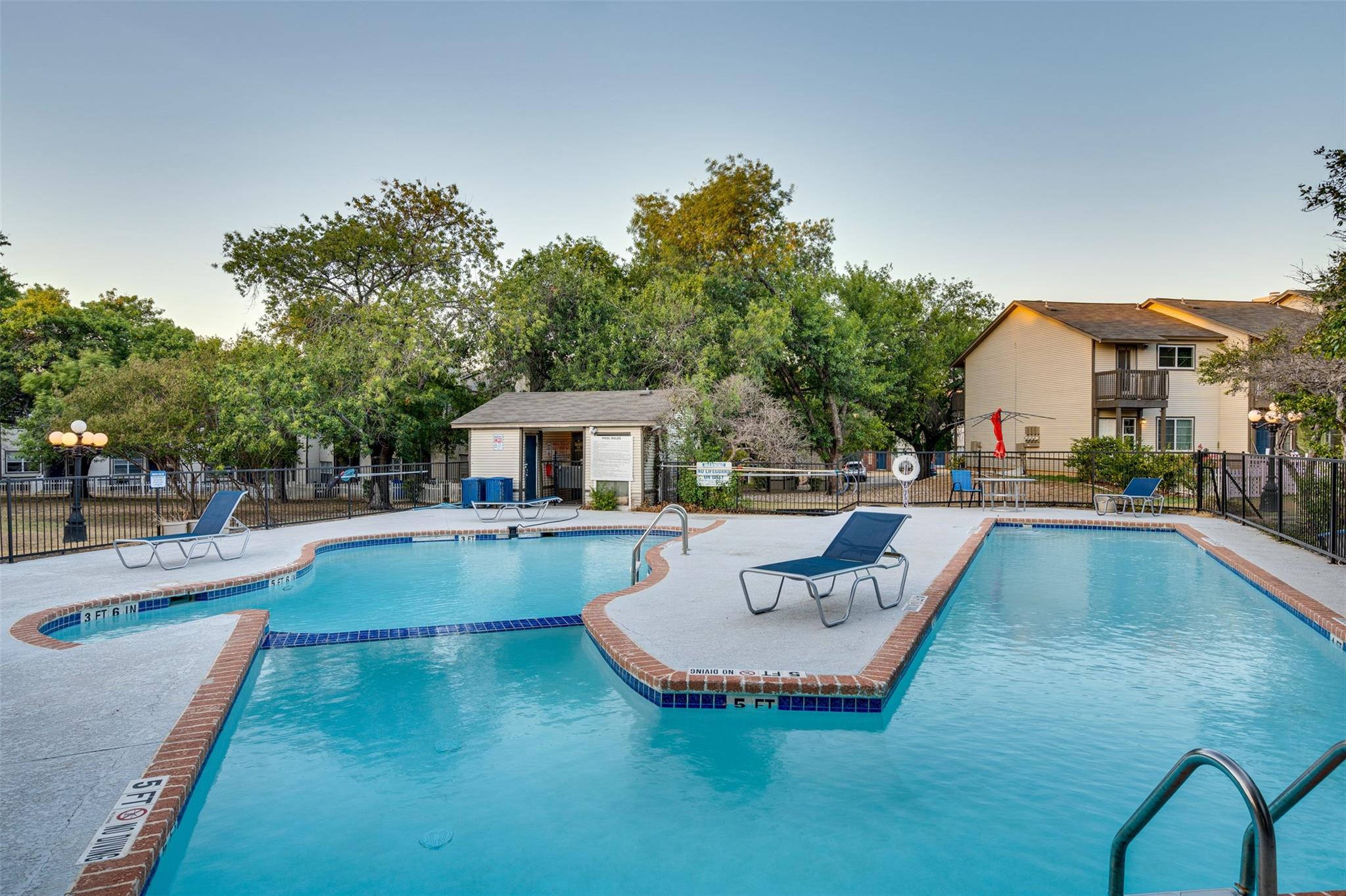 1823 River Crossing Cir #c Property Photo 34