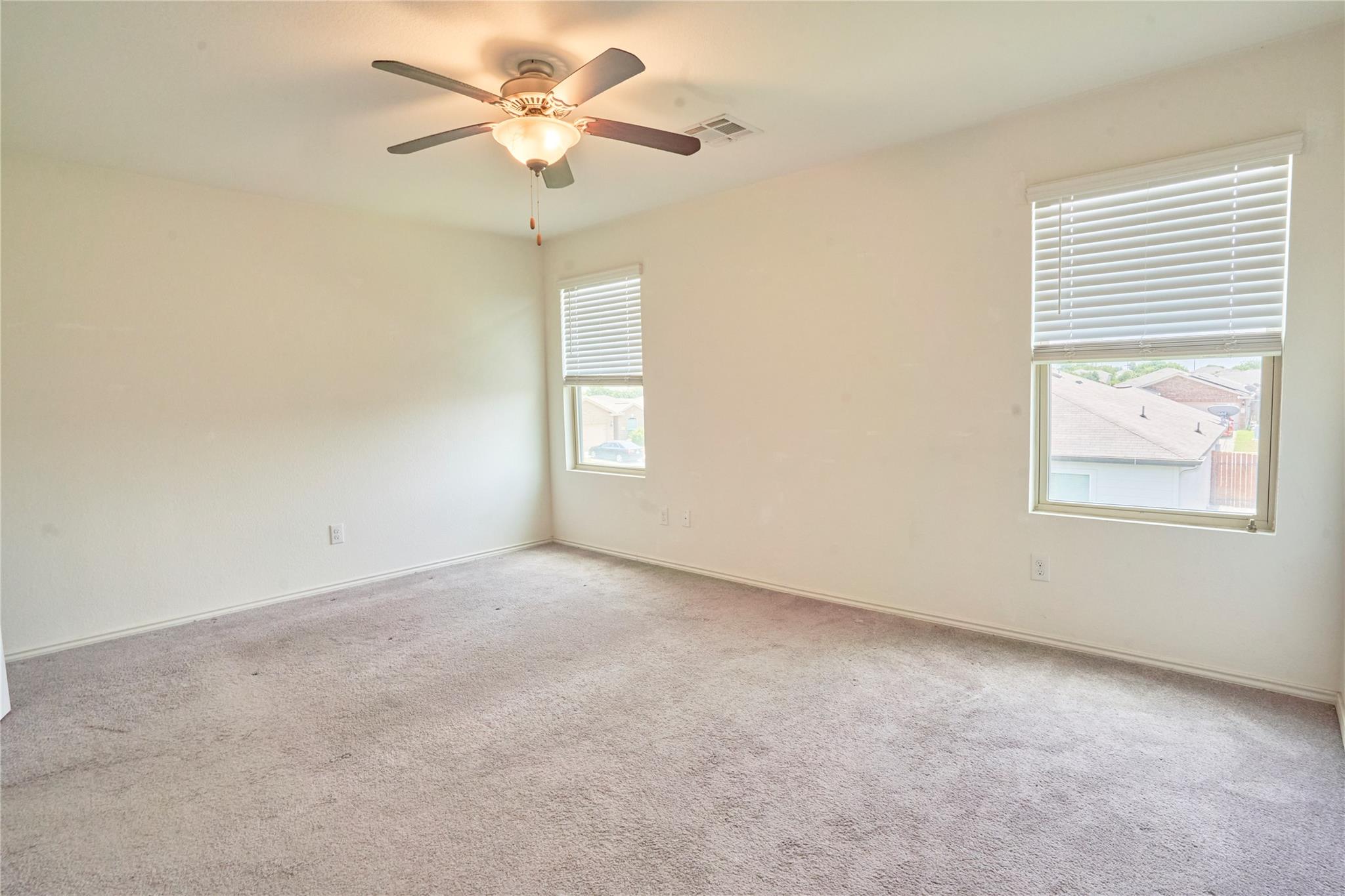 105 Comet Dr Property Photo 6
