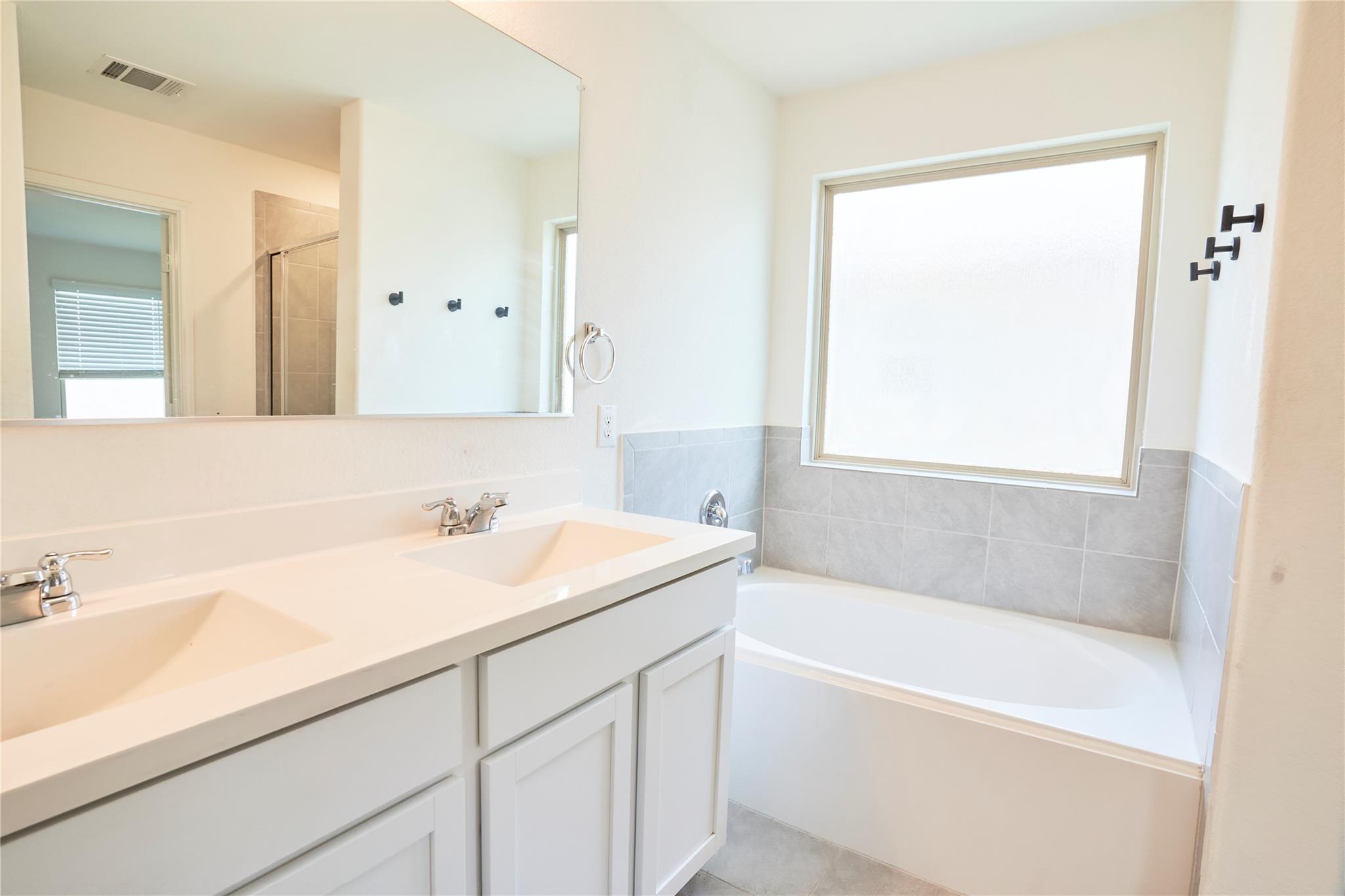 105 Comet Dr Property Photo 8