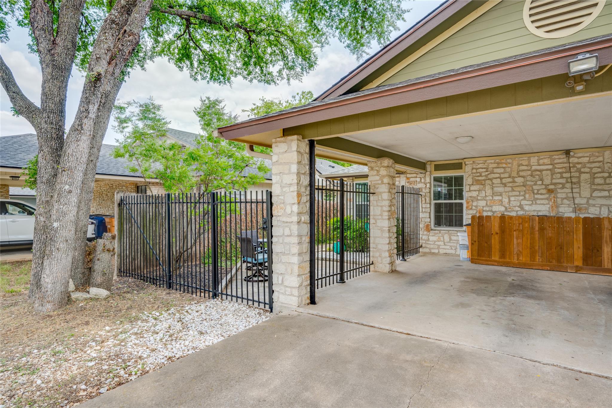 2412 Thornton Rd #b Property Photo 3